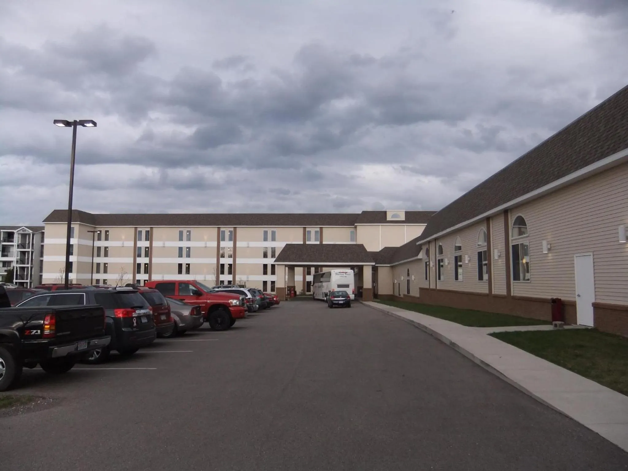 Property building in Mackinaw Beach and Bay Inn & Suites