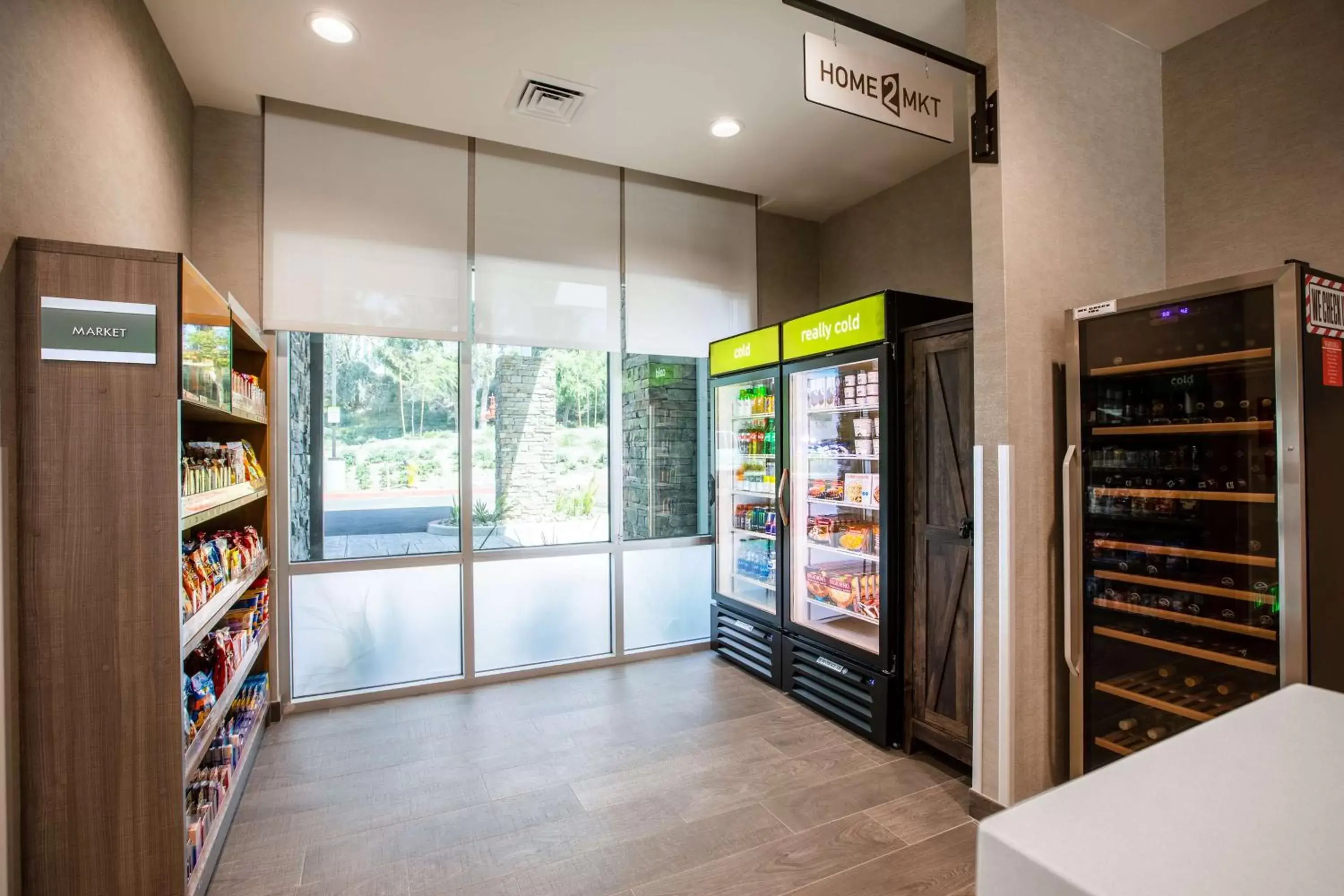 On-site shops, Supermarket/Shops in Home2 Suites By Hilton Carlsbad, Ca