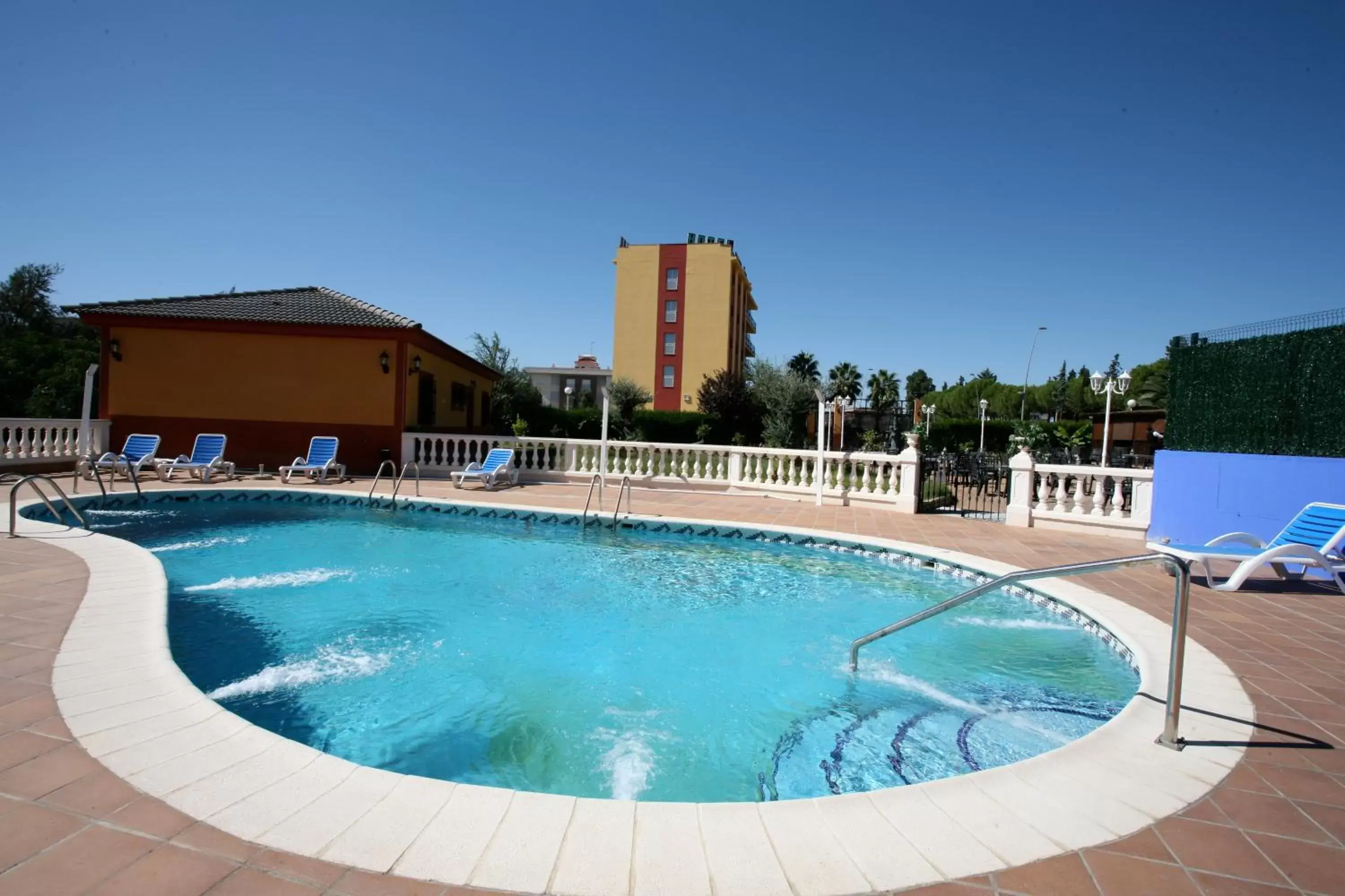 Garden, Swimming Pool in Hotel Zeus