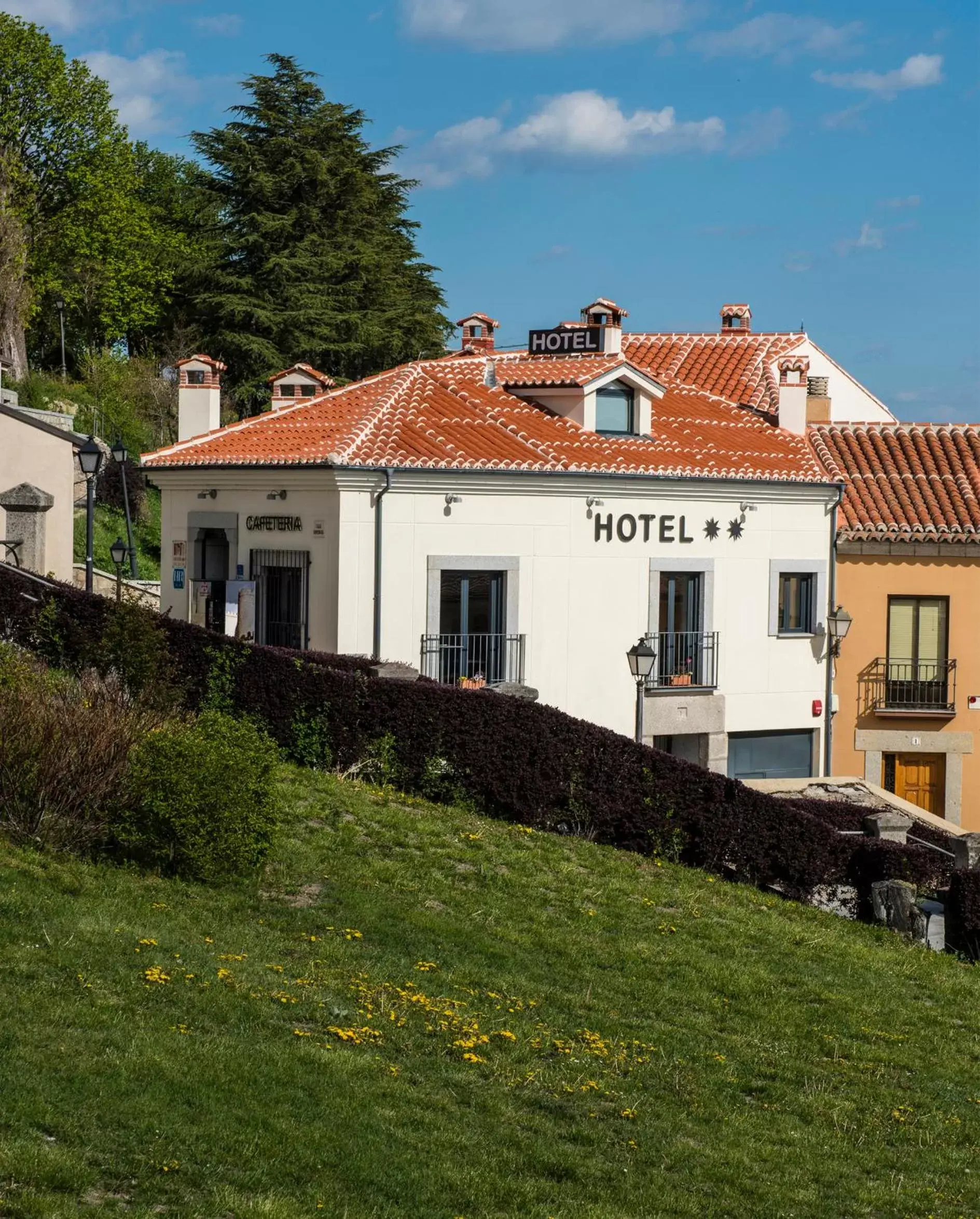 Area and facilities, Property Building in Hotel Puerta de la Santa