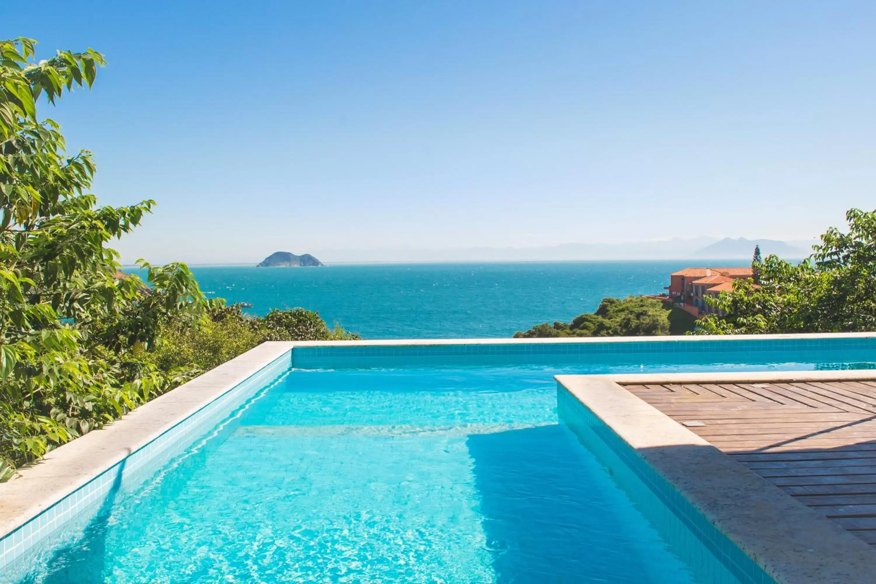 Swimming pool in Pousada Praia João Fernandes Swimming pool in Pousada Praia João Fernandes