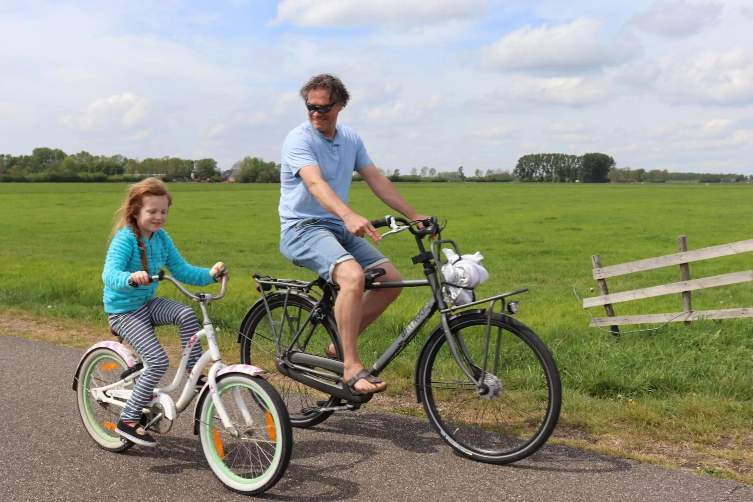 Biking in Het Wijdeland