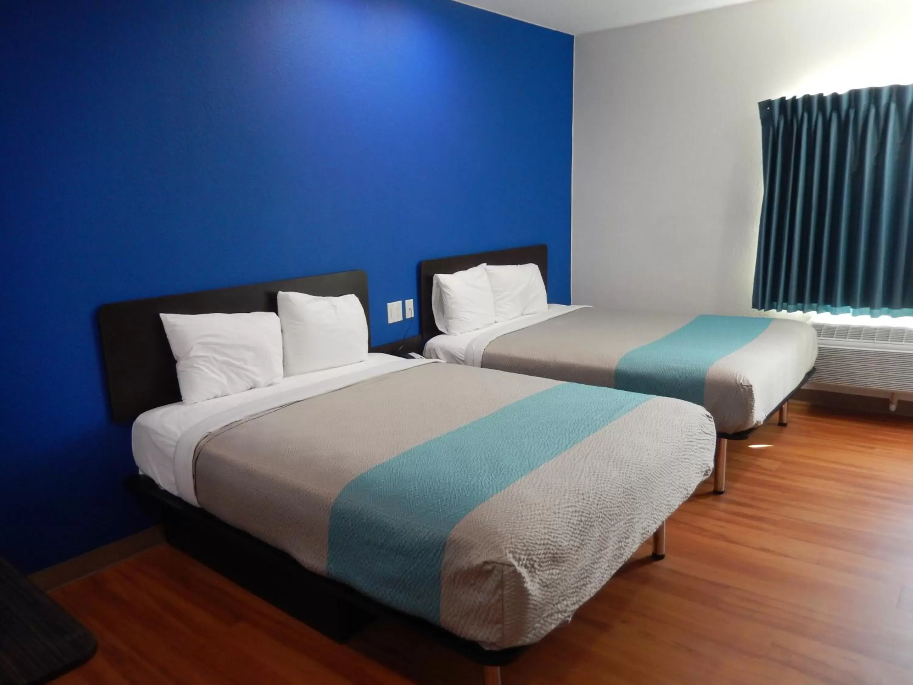 Bed in Motel 6-Houston, TX - Downtown North