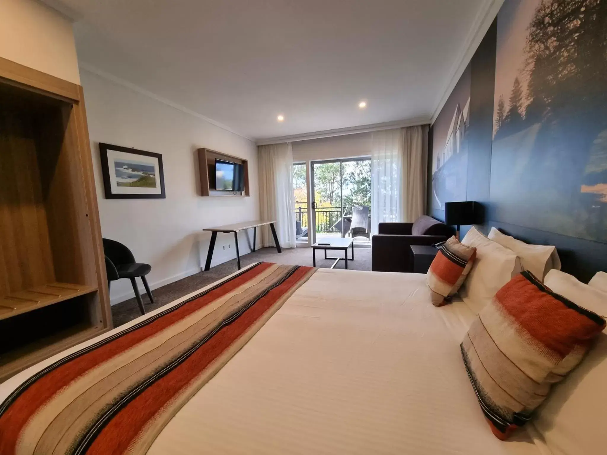 Bed in Mercure Gerringong Resort