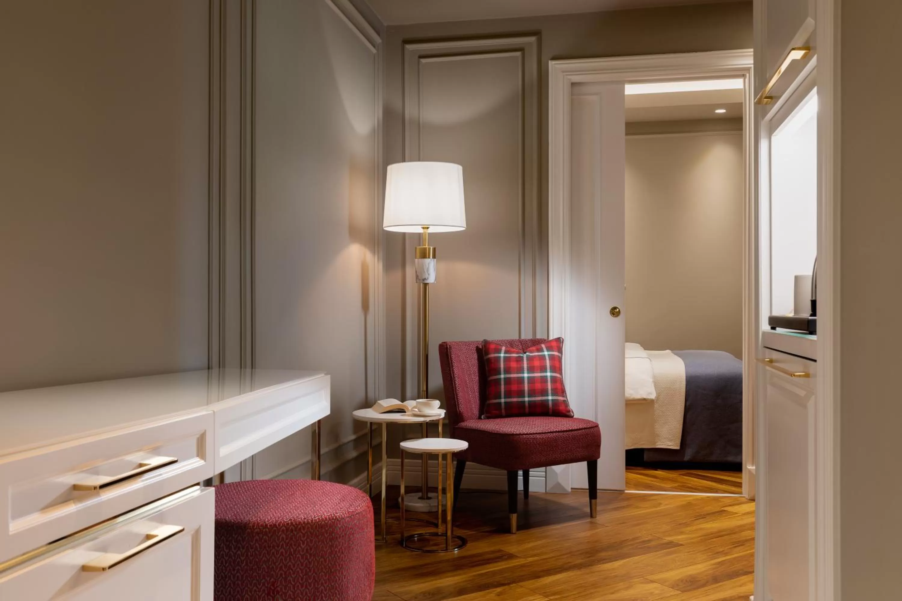 Communal lounge/ TV room, Bed in Motif Hotel Çeşme