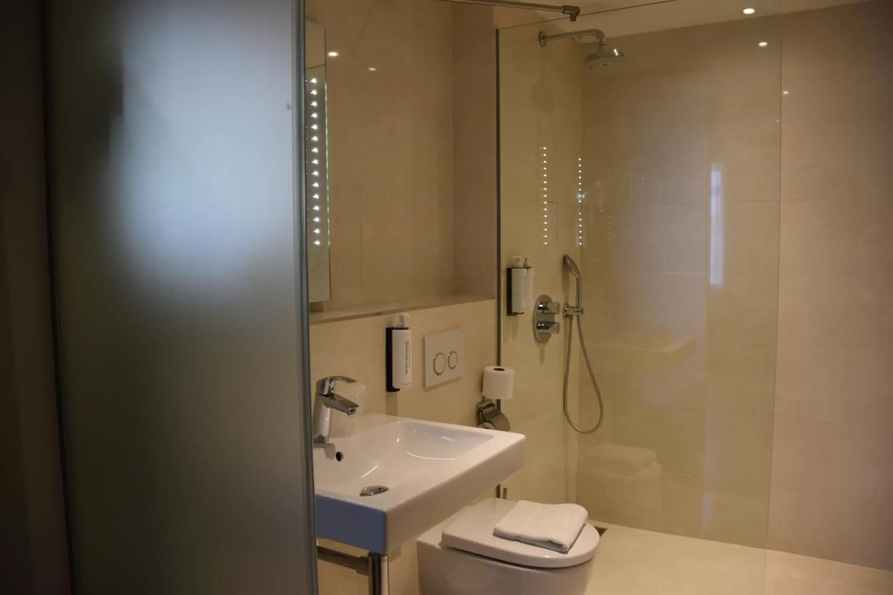 Shower, Bathroom in OZO Hotels Arena Amsterdam
