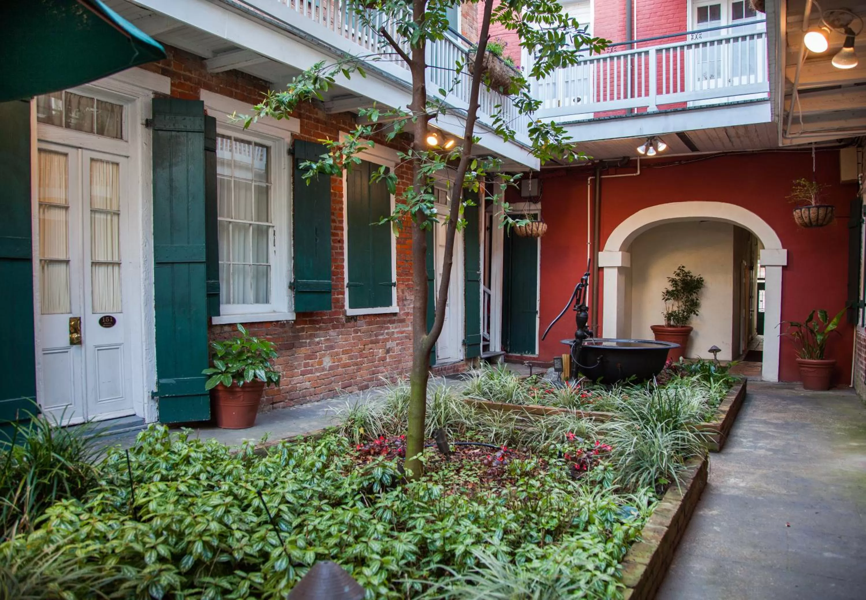 Garden in Hotel St. Pierre French Quarter