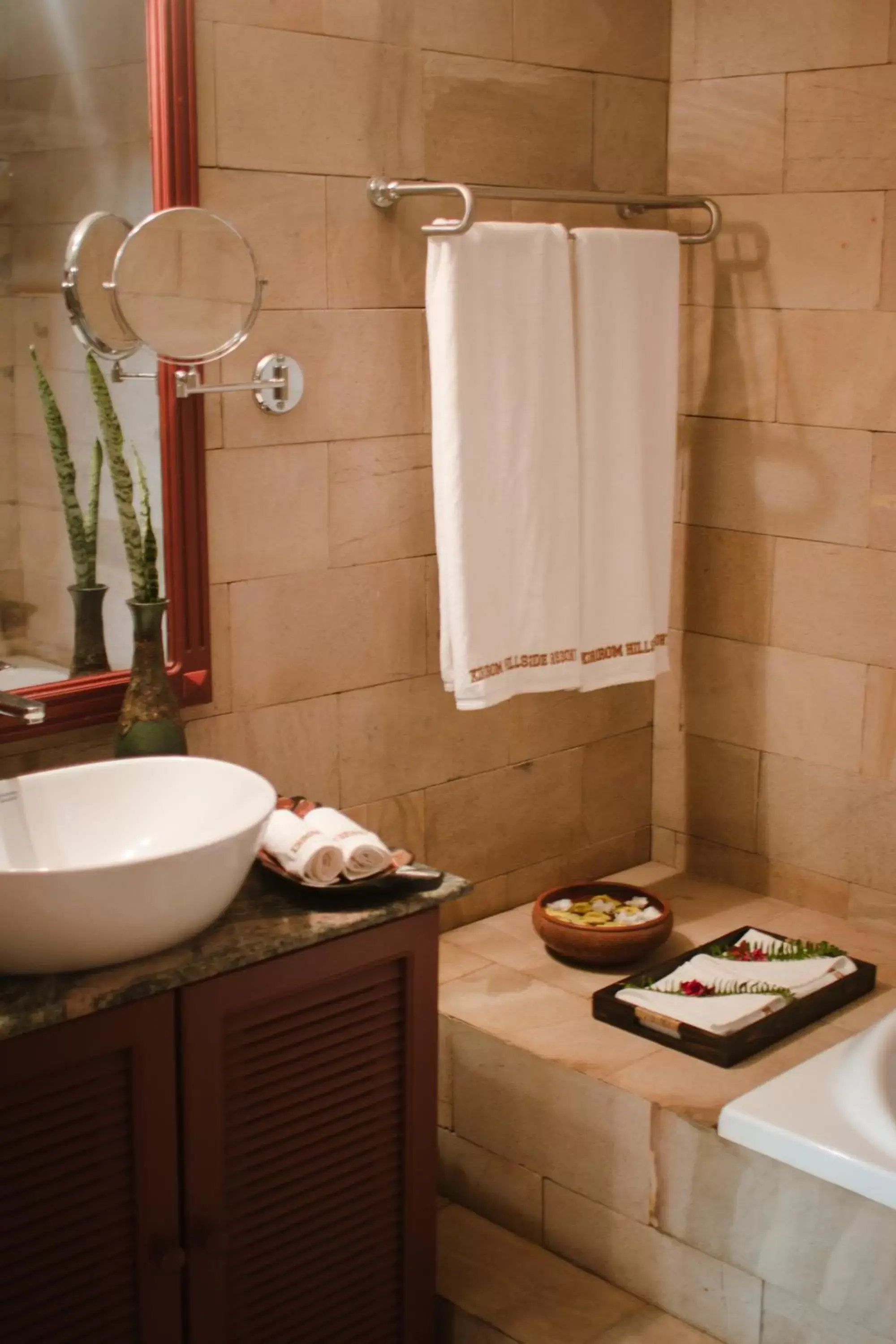 Twin Room in Kirirom Hillside Resort Twin Room in Kirirom Hillside Resort