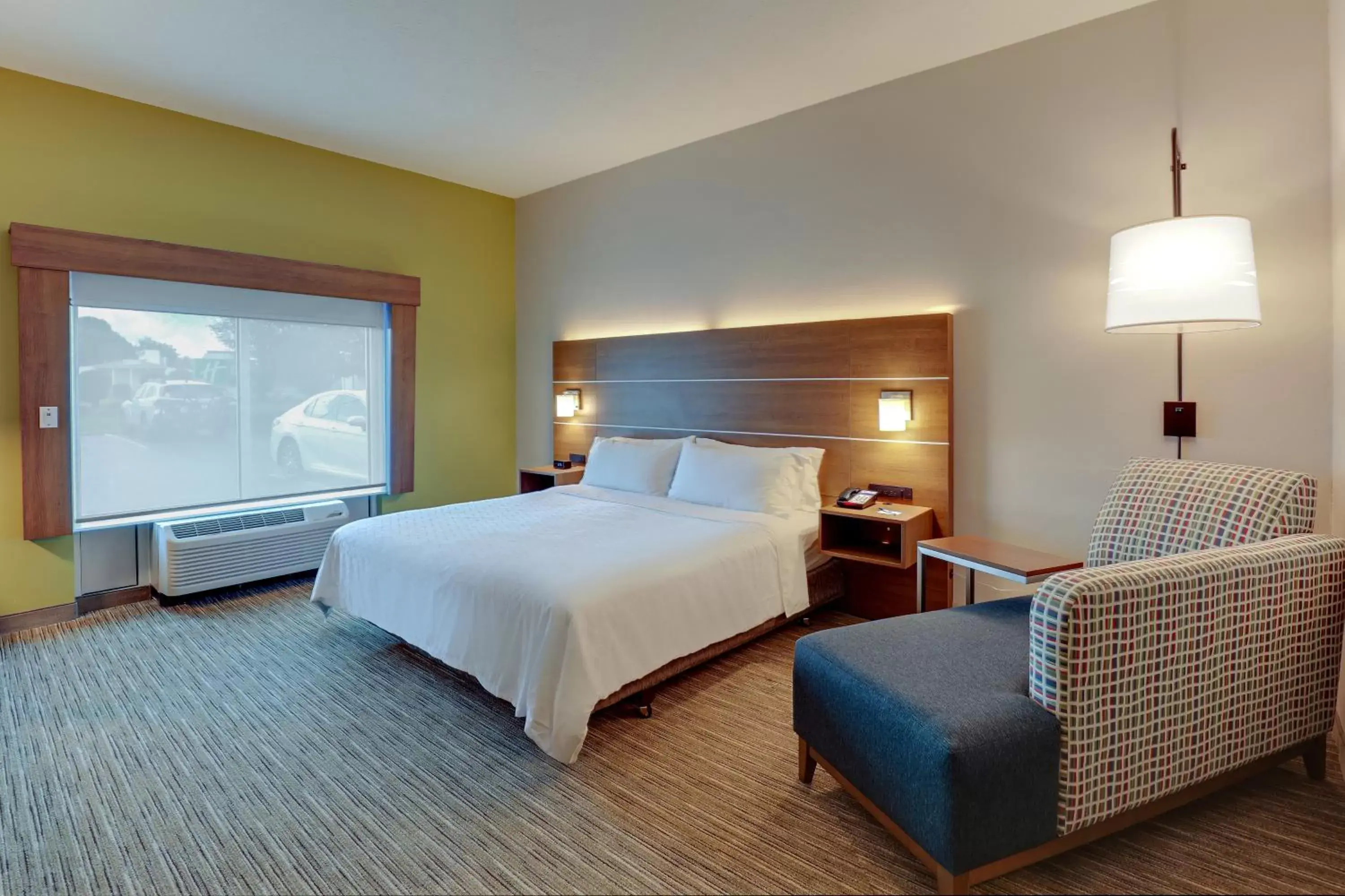 Photo of the whole room, Bed in Holiday Inn Express Campbellsville, an IHG Hotel