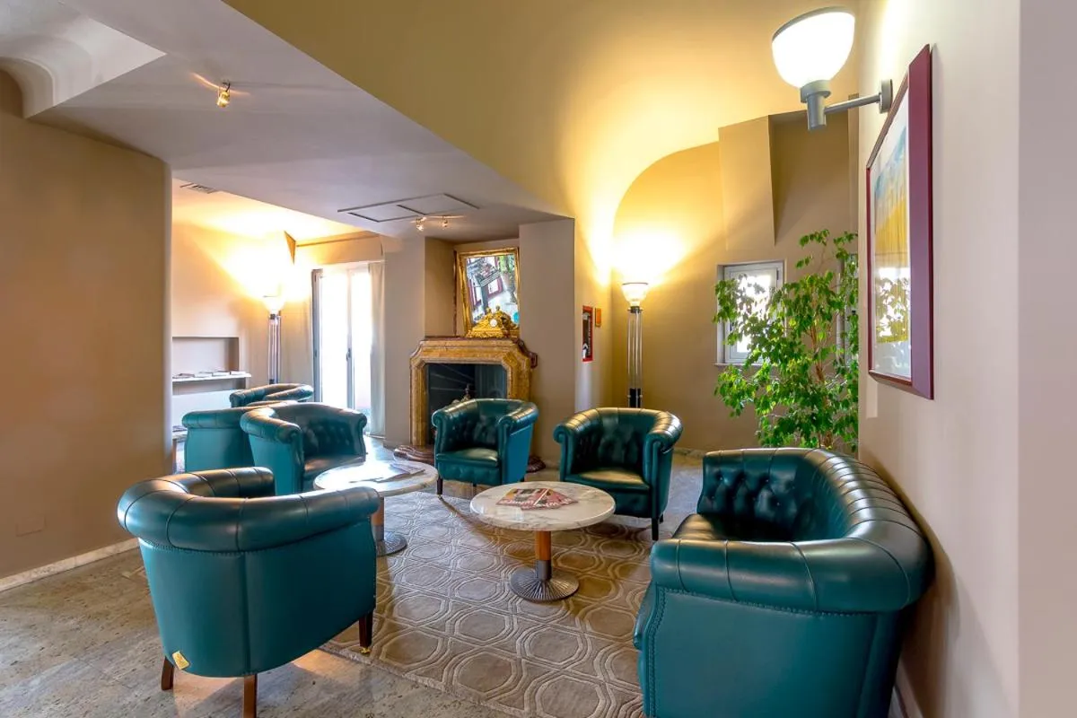 Library in Hotel Sunflower