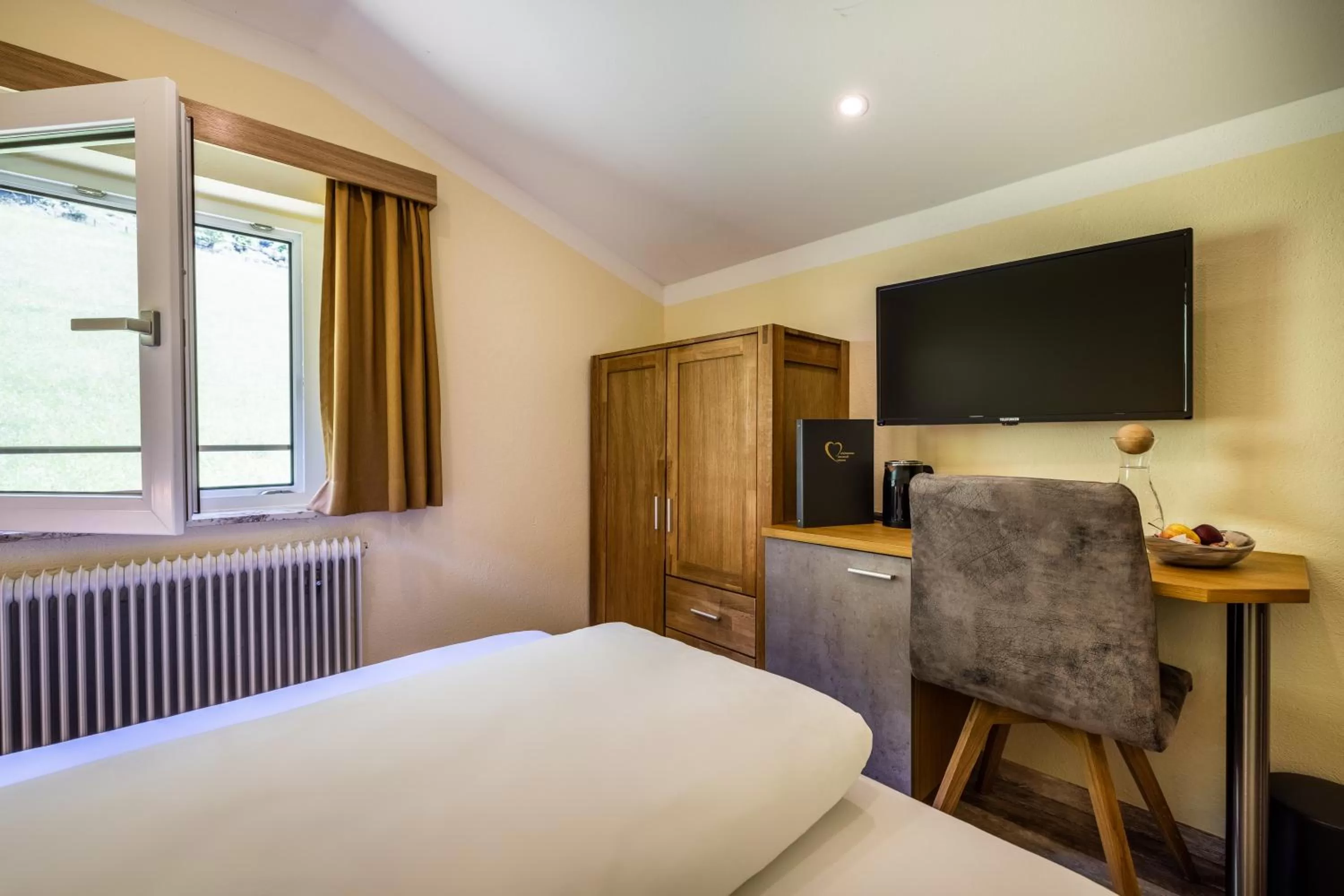 TV and multimedia, Bed in Der Burgblick-Adults Only