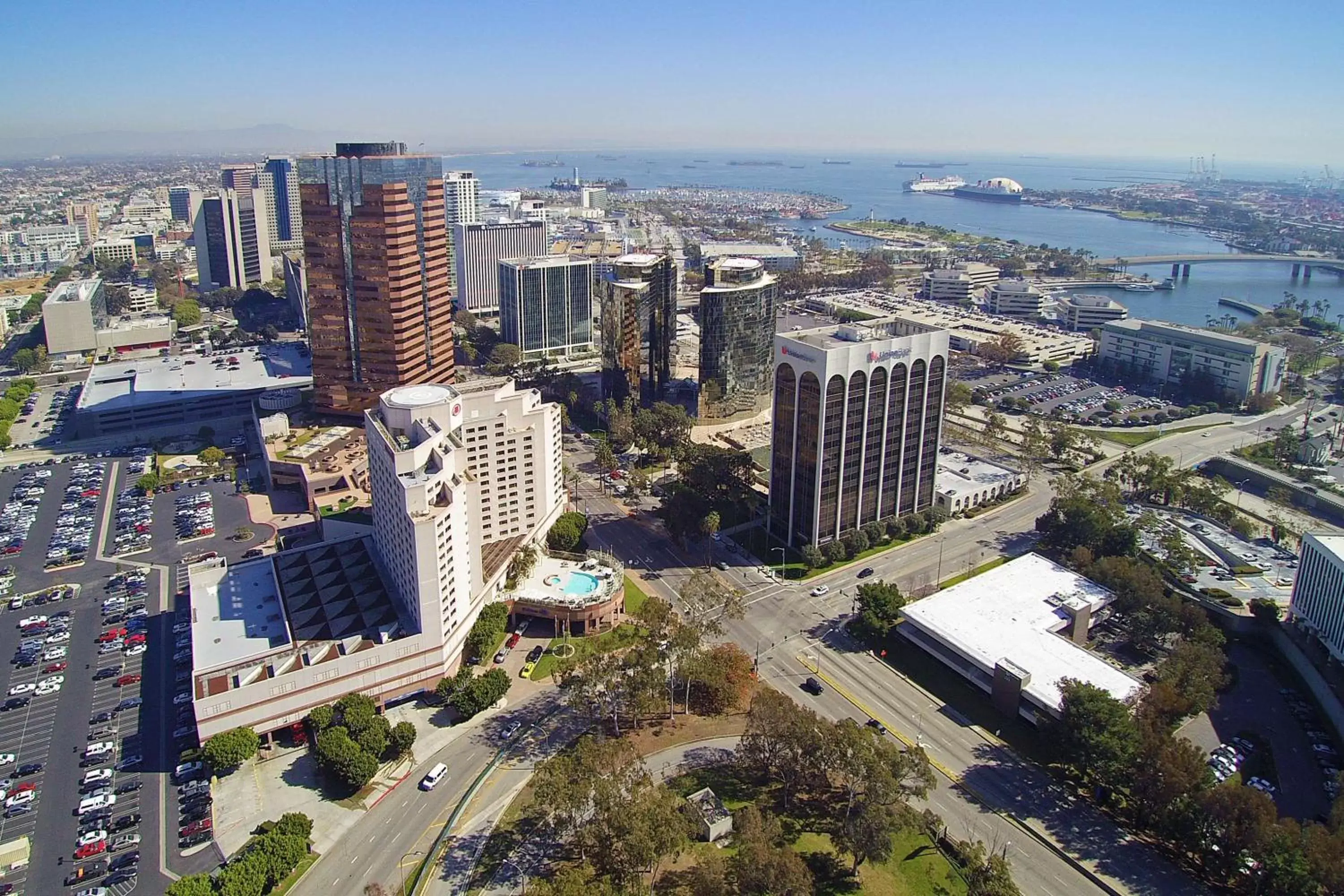Property building, Bird's-eye View in Hilton Long Beach Hotel