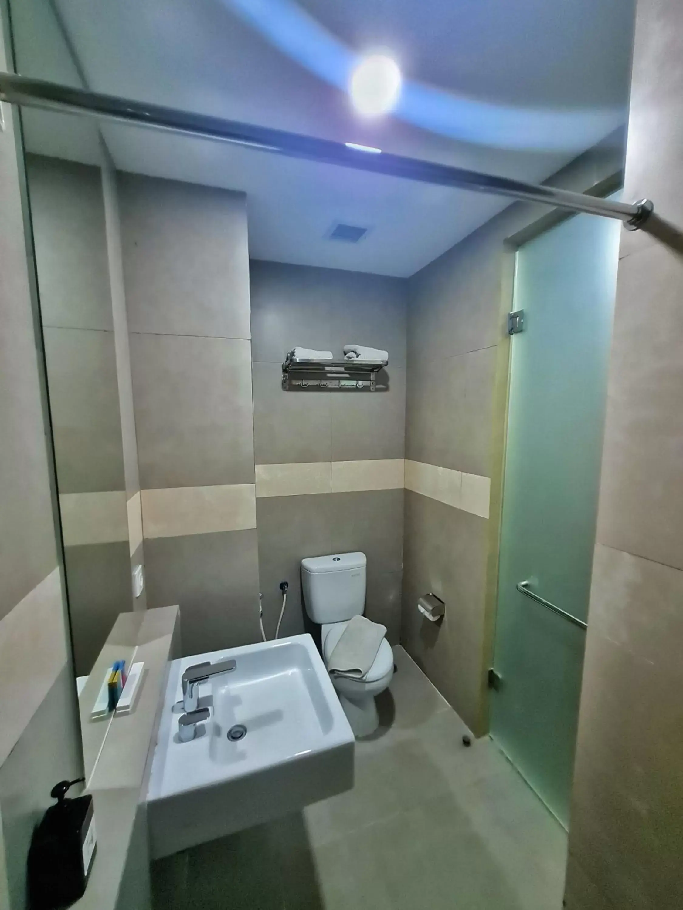 Bathroom in Terraz Tree Hotel Jakarta