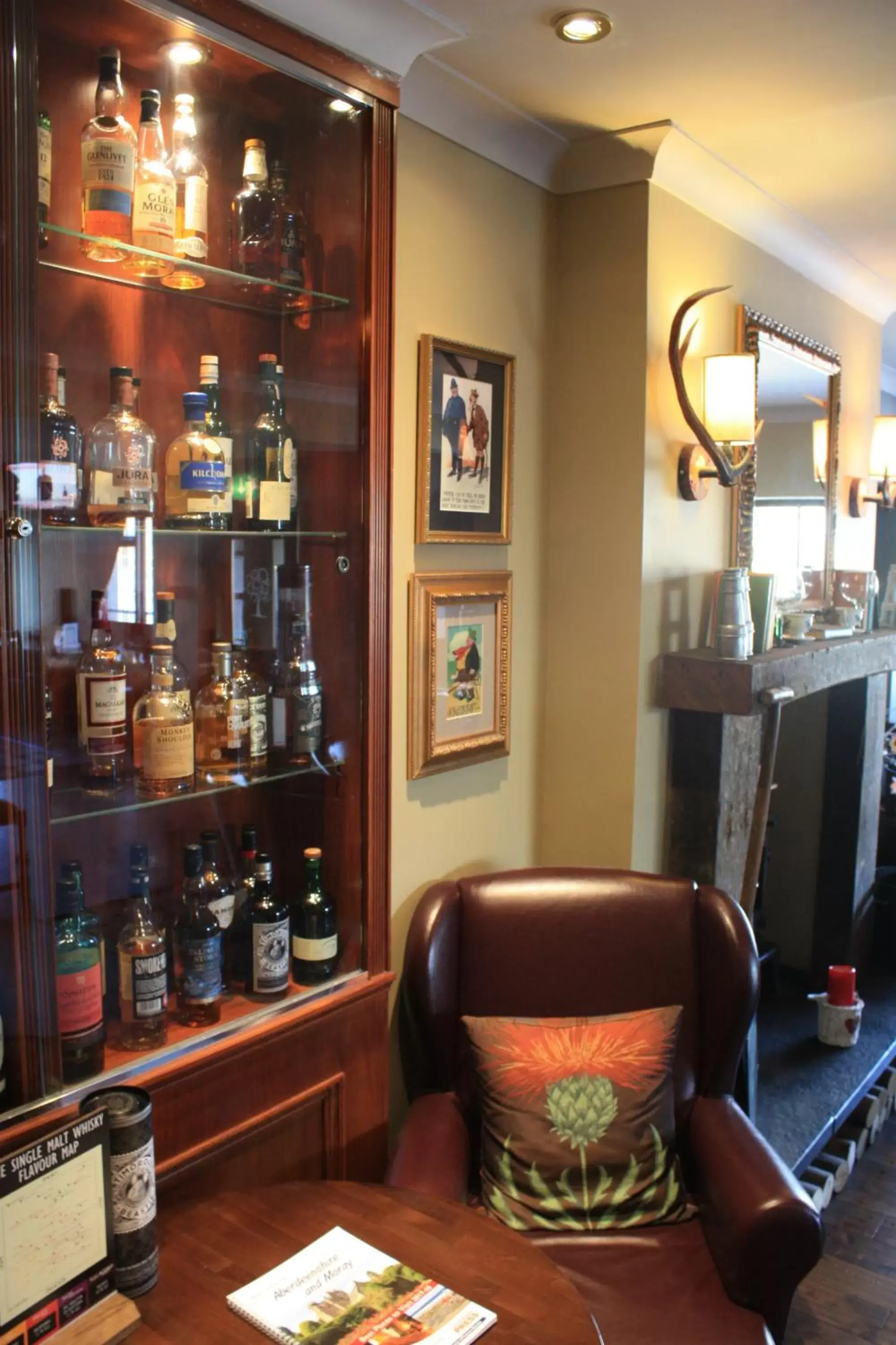 Restaurant/places to eat, Lounge/Bar in Newburgh Inn