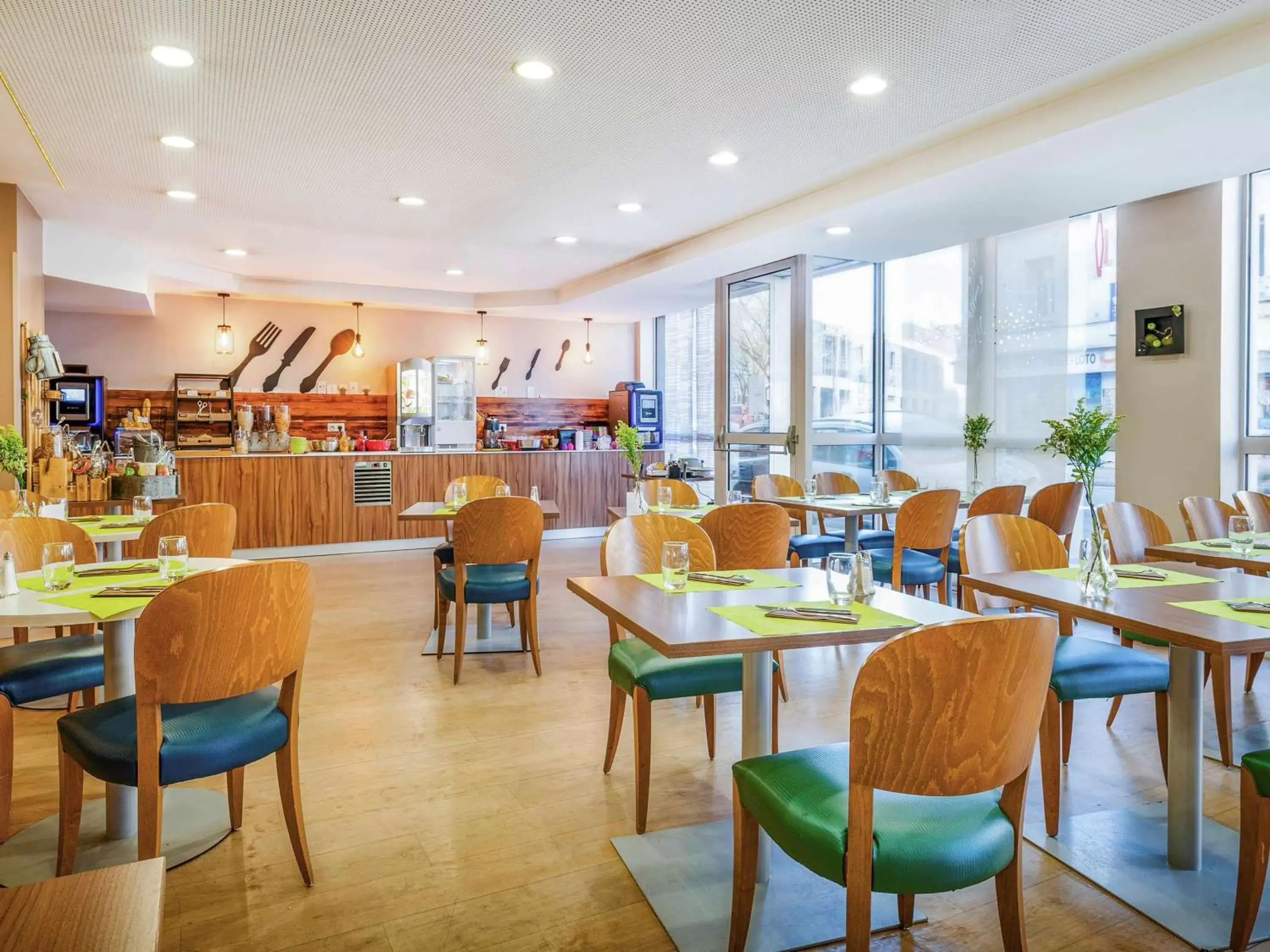 Restaurant/Places to Eat in ibis Styles Tours Centre