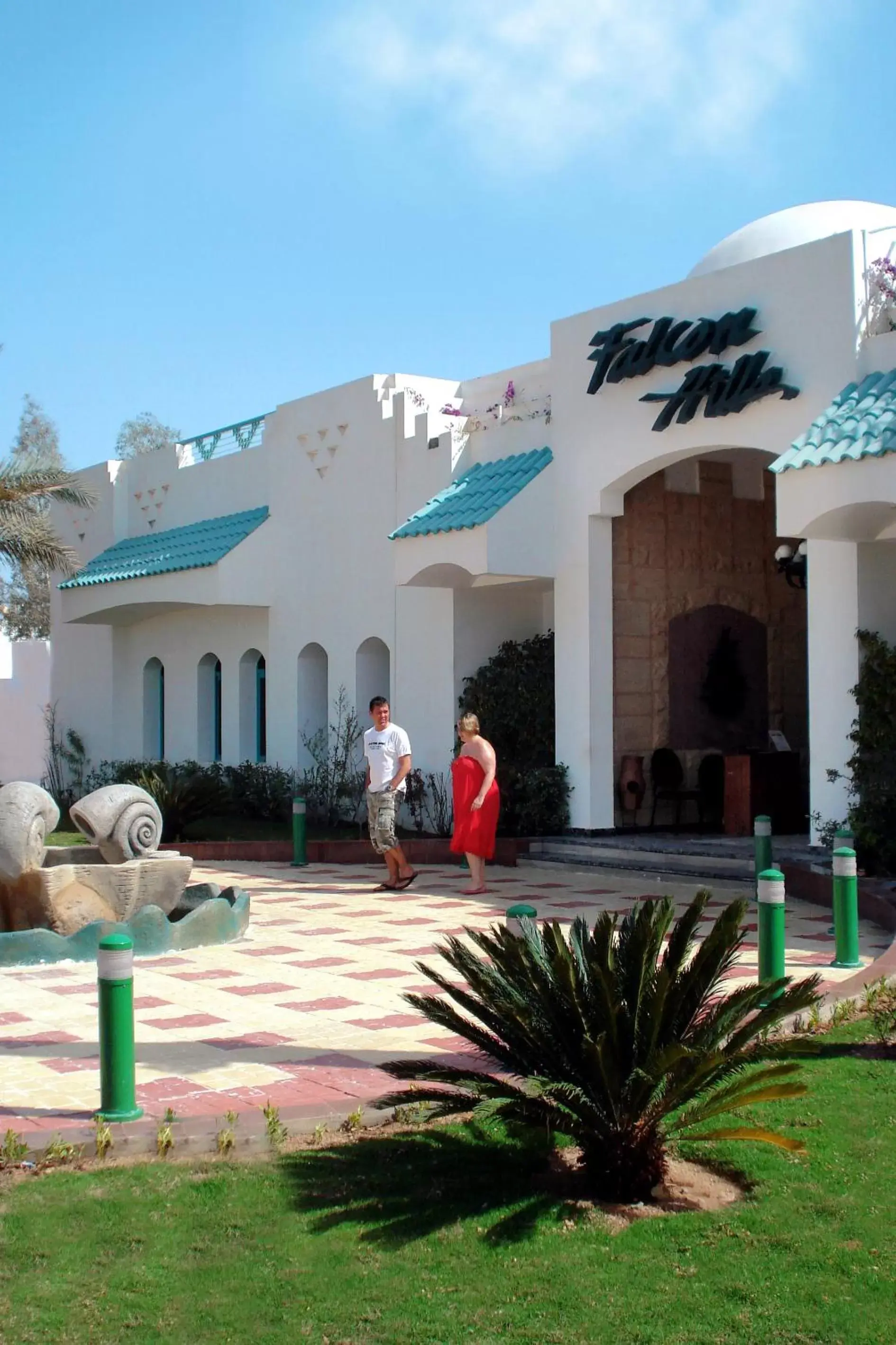 Facade/entrance, Swimming Pool in Falcon Hills Hotel