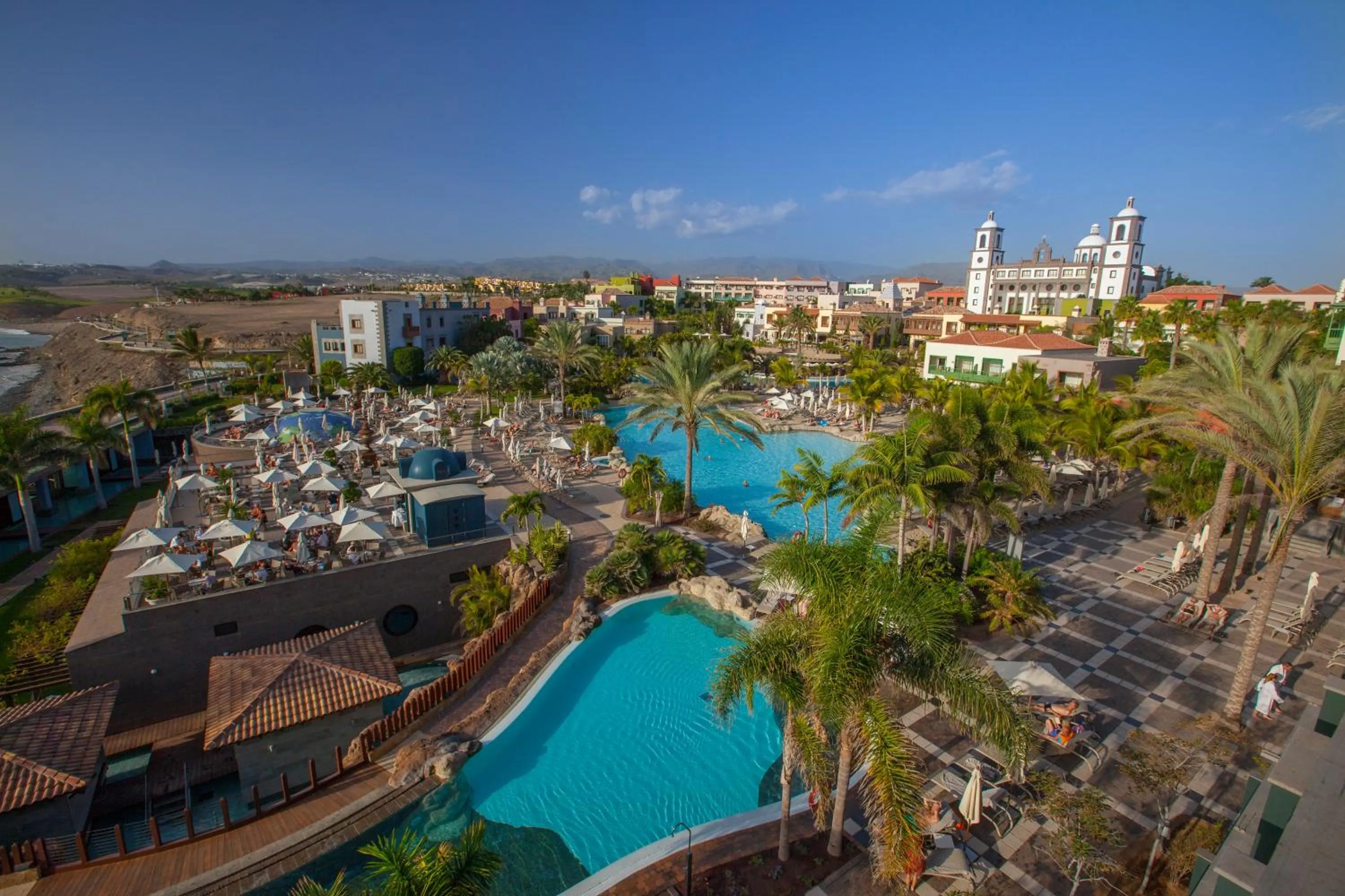 Swimming pool in Lopesan Villa del Conde Resort & Thalasso
