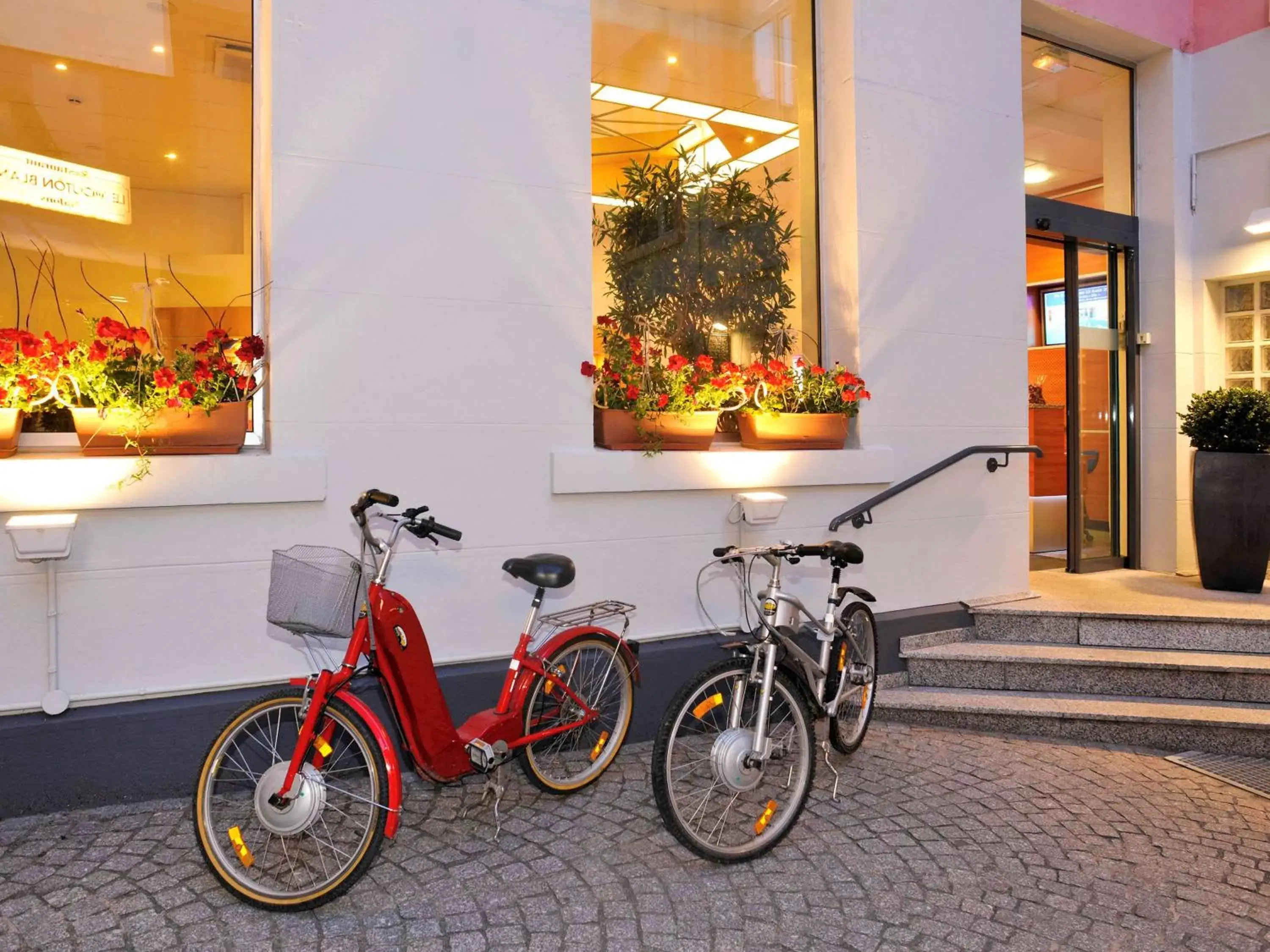 Property building, Biking in Mercure Epinal Centre