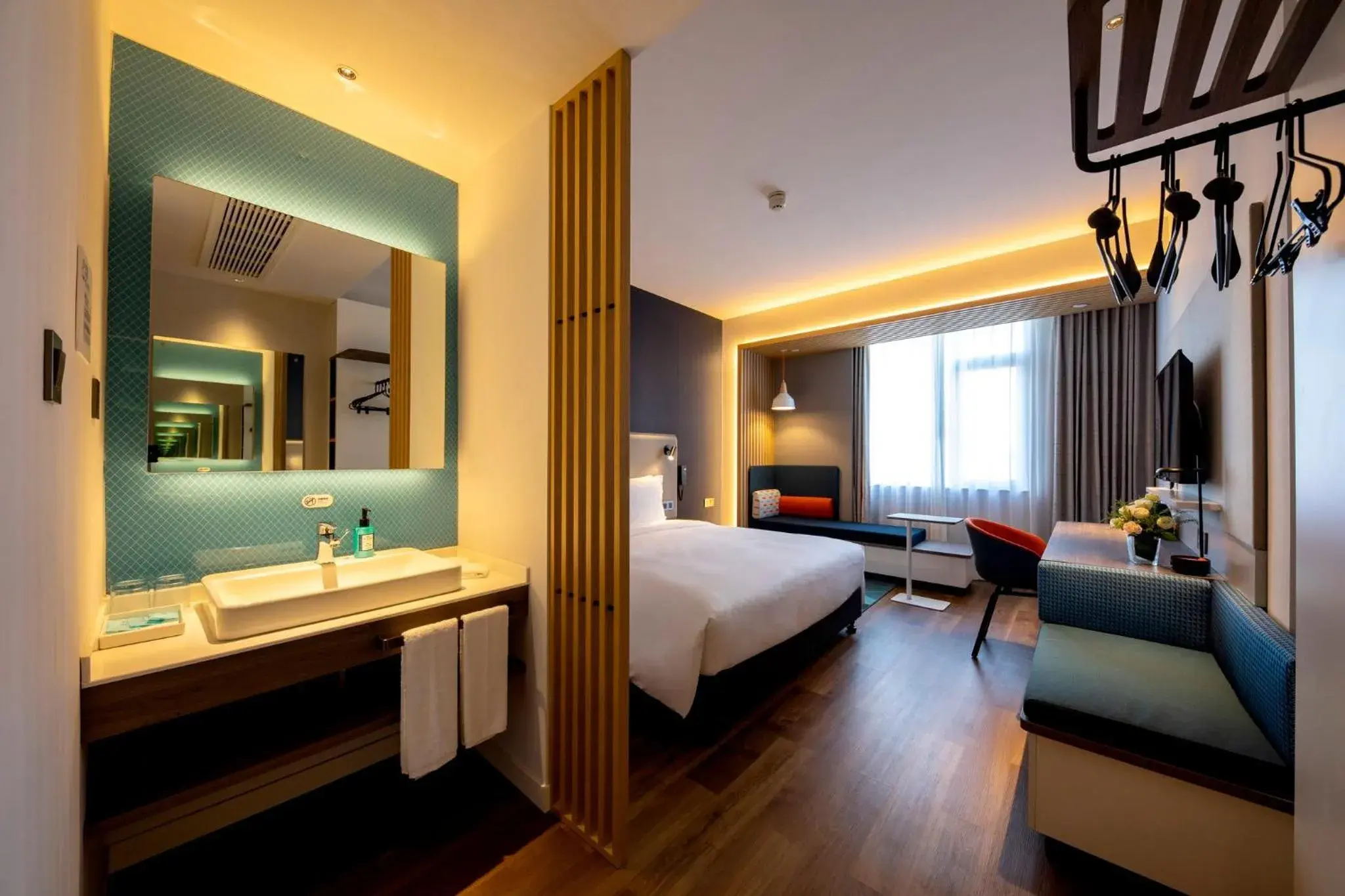 Photo of the whole room in Holiday Inn Express Shanghai Jiading New City, an IHG Hotel