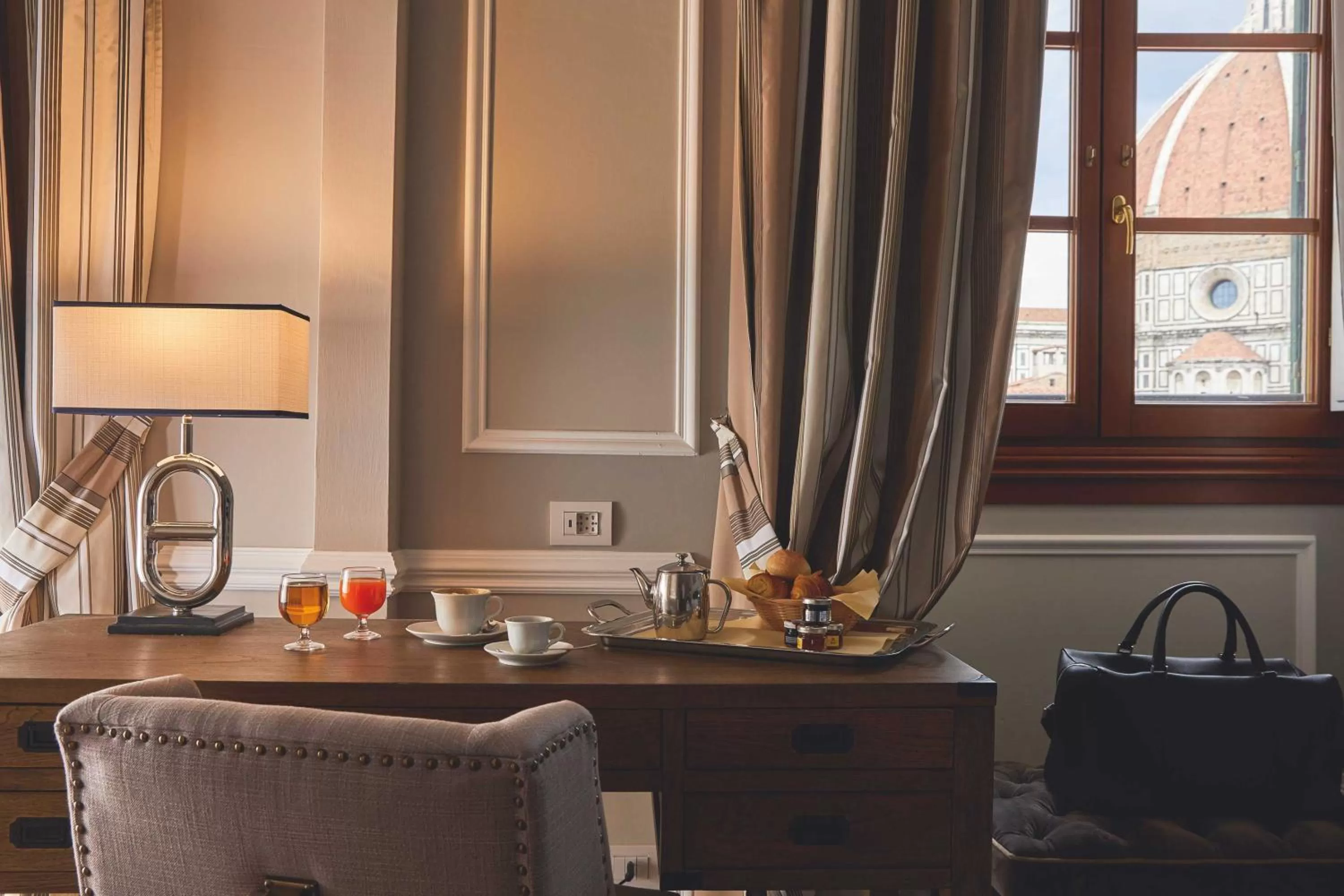 Neighbourhood in FH55 Hotel Calzaiuoli