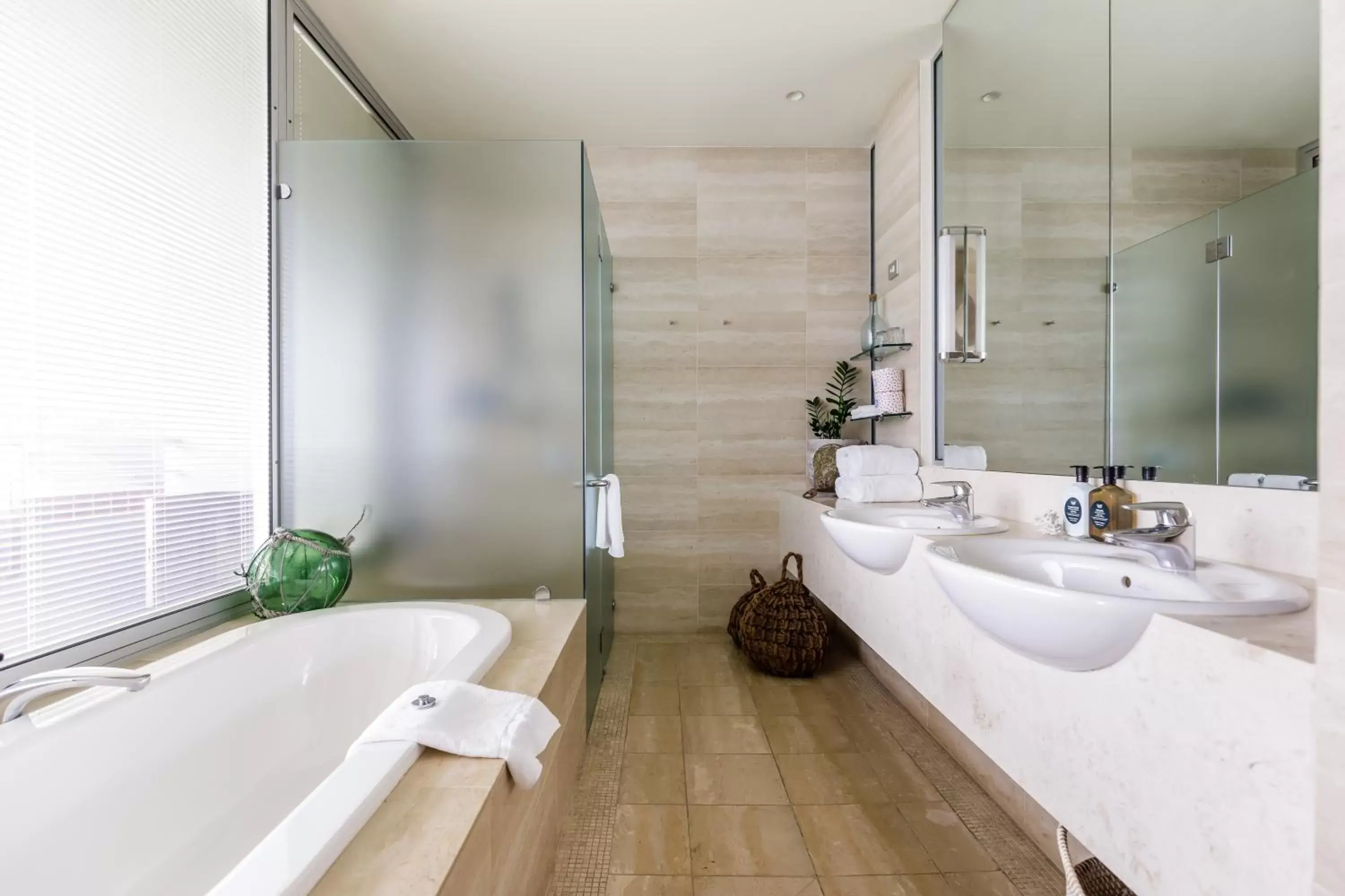 Shower, Bathroom in Watsons Bay Boutique Hotel