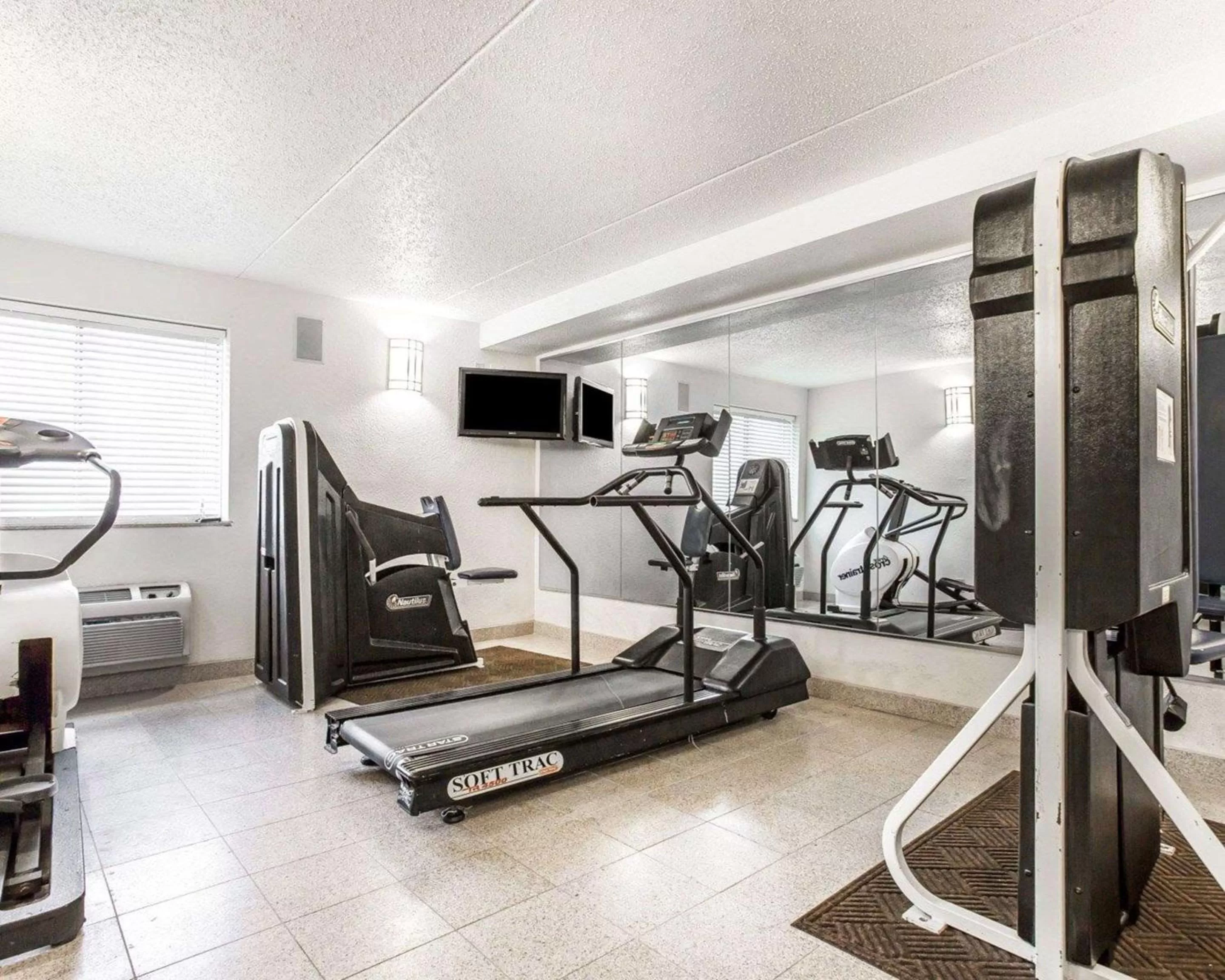 Fitness centre/facilities in Quality Inn & Suites Coliseum