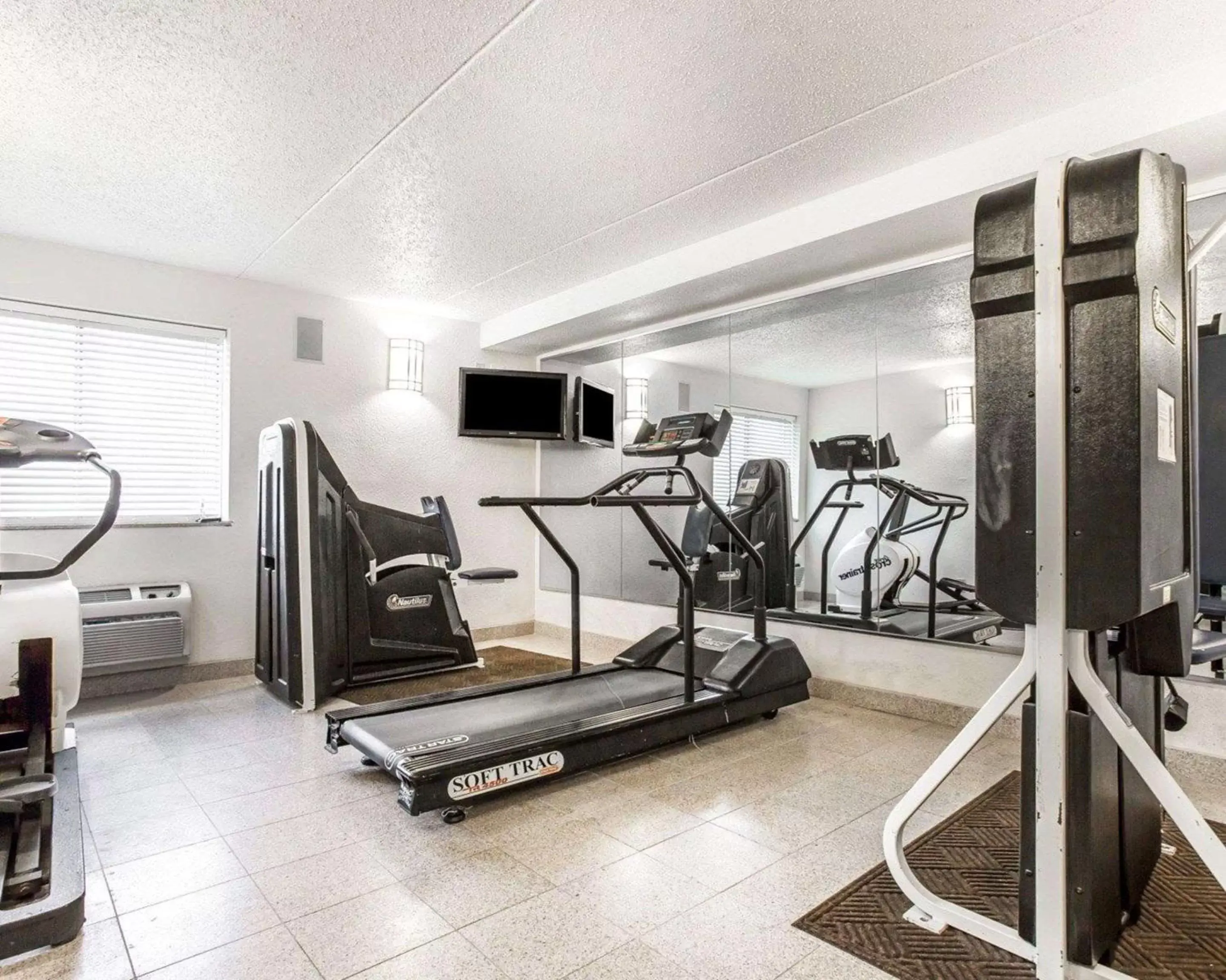 Fitness centre/facilities, Fitness Center/Facilities in Quality Inn & Suites Coliseum
