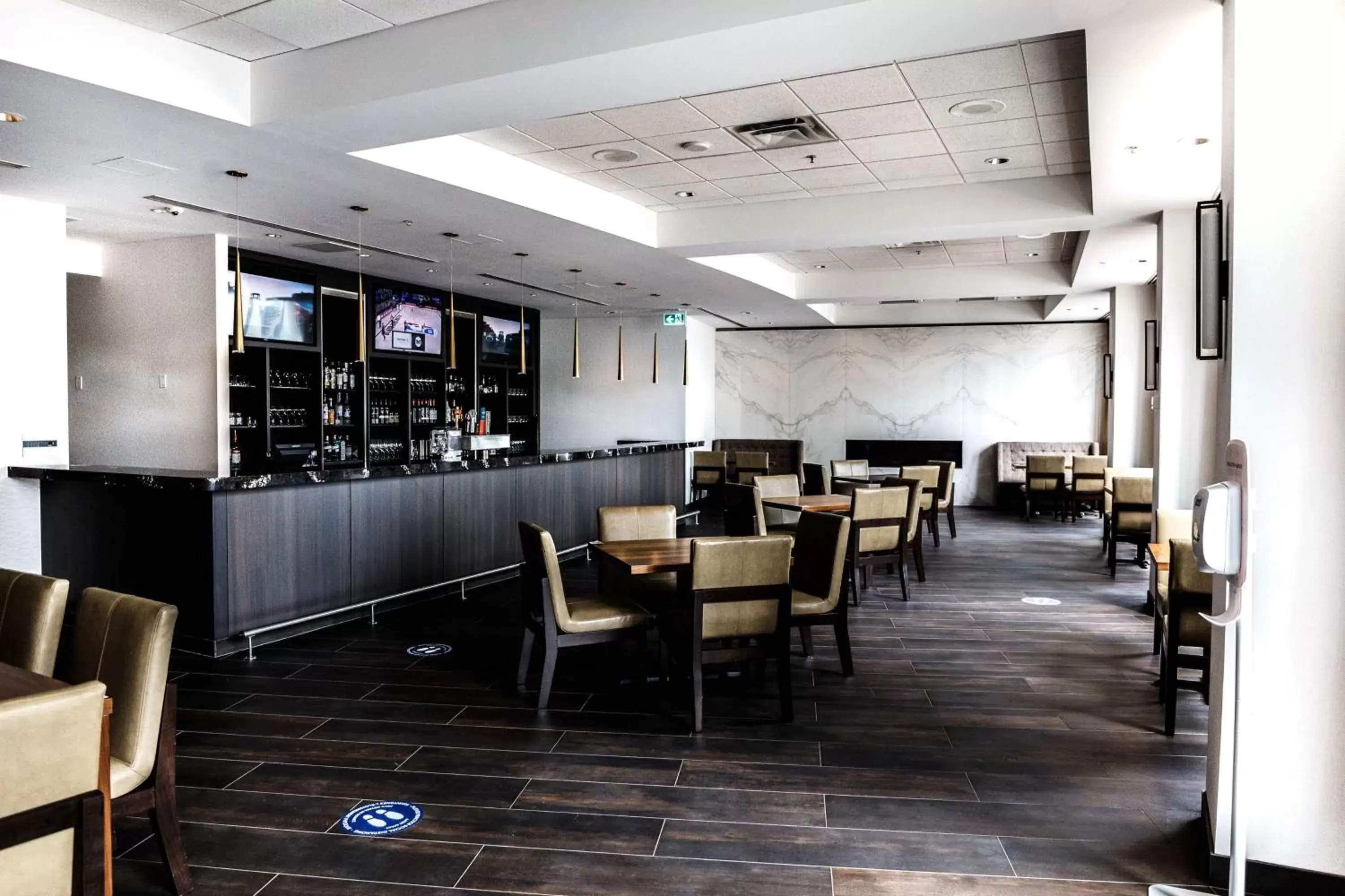 Restaurant/Places to Eat in Hilton Vancouver Metrotown