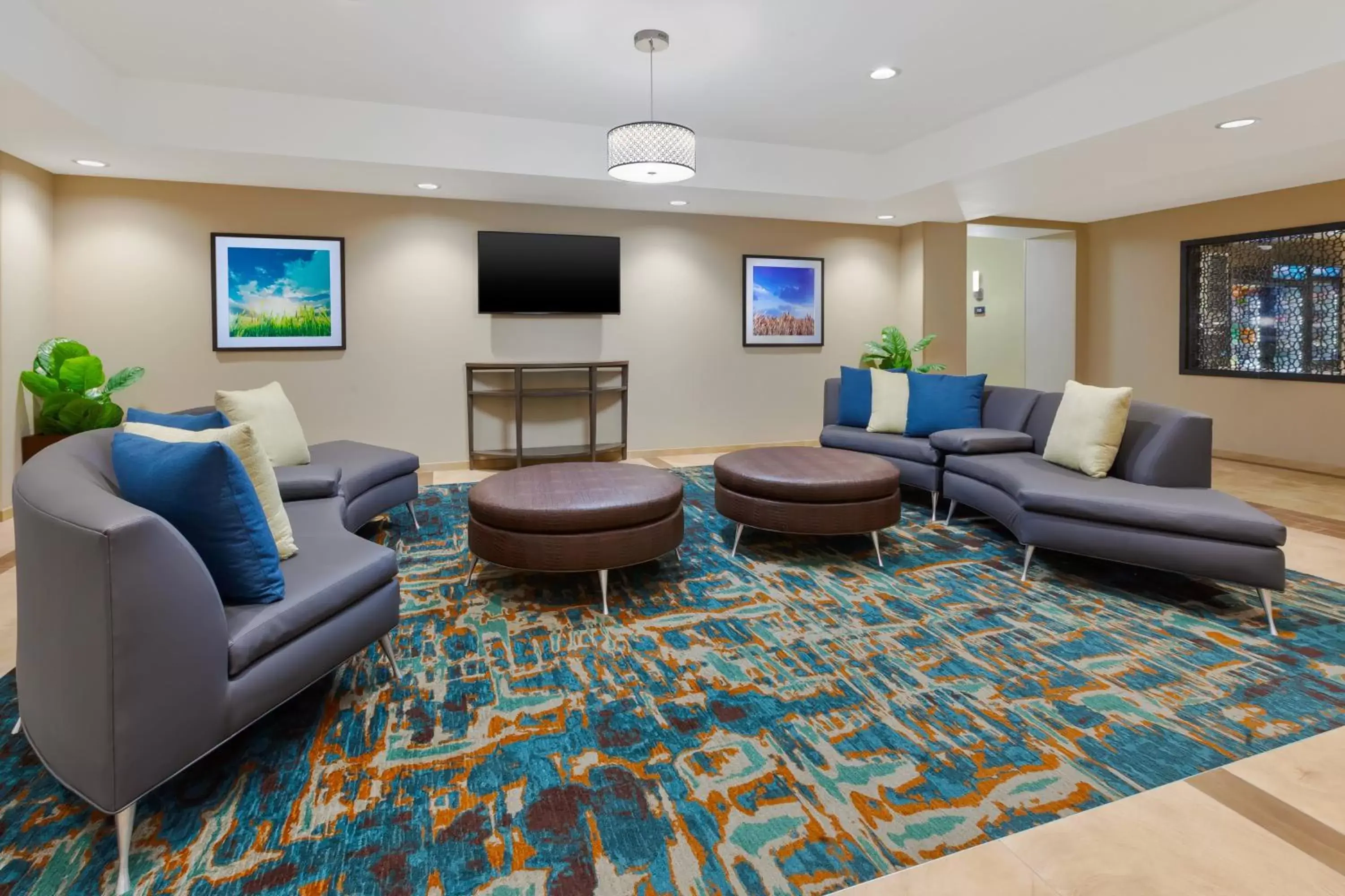 Property building, Seating Area in Candlewood Suites Louisville - NE Downtown Area, an IHG Hotel