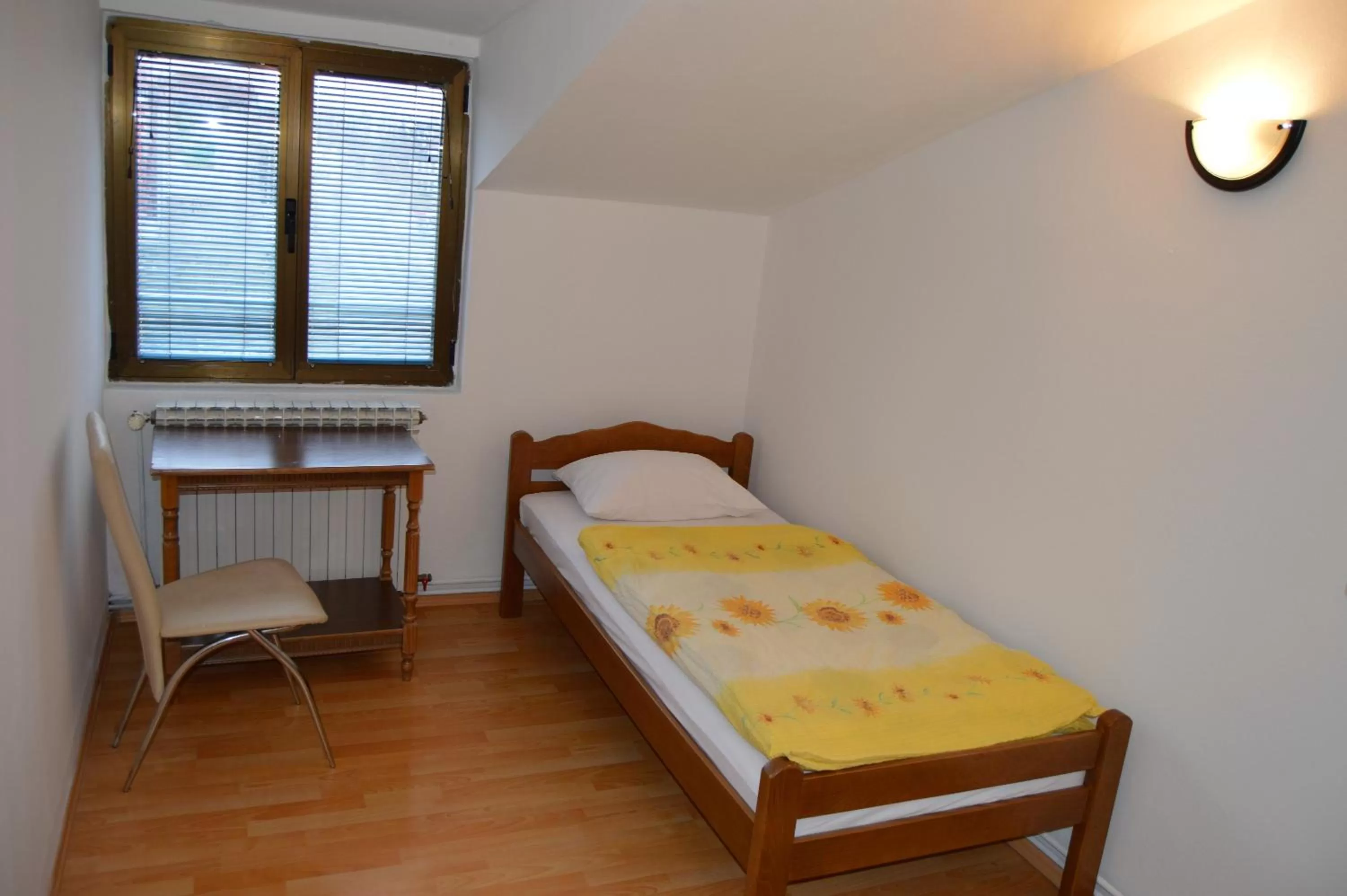 Photo of the whole room, Bed in Pansion Modana Medjugorje