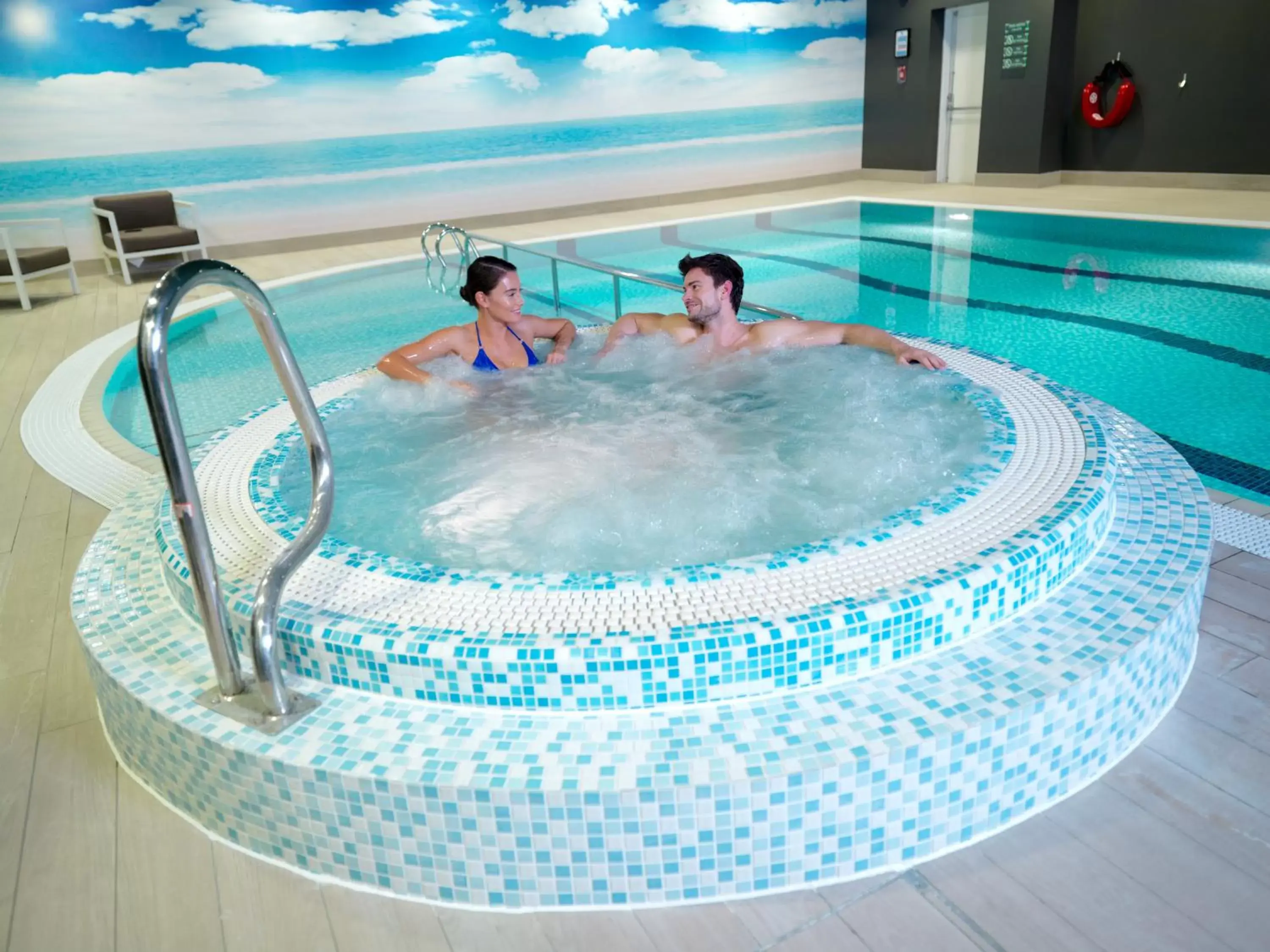 Hot Tub, Swimming Pool in Crowne Plaza Nottingham, an IHG Hotel