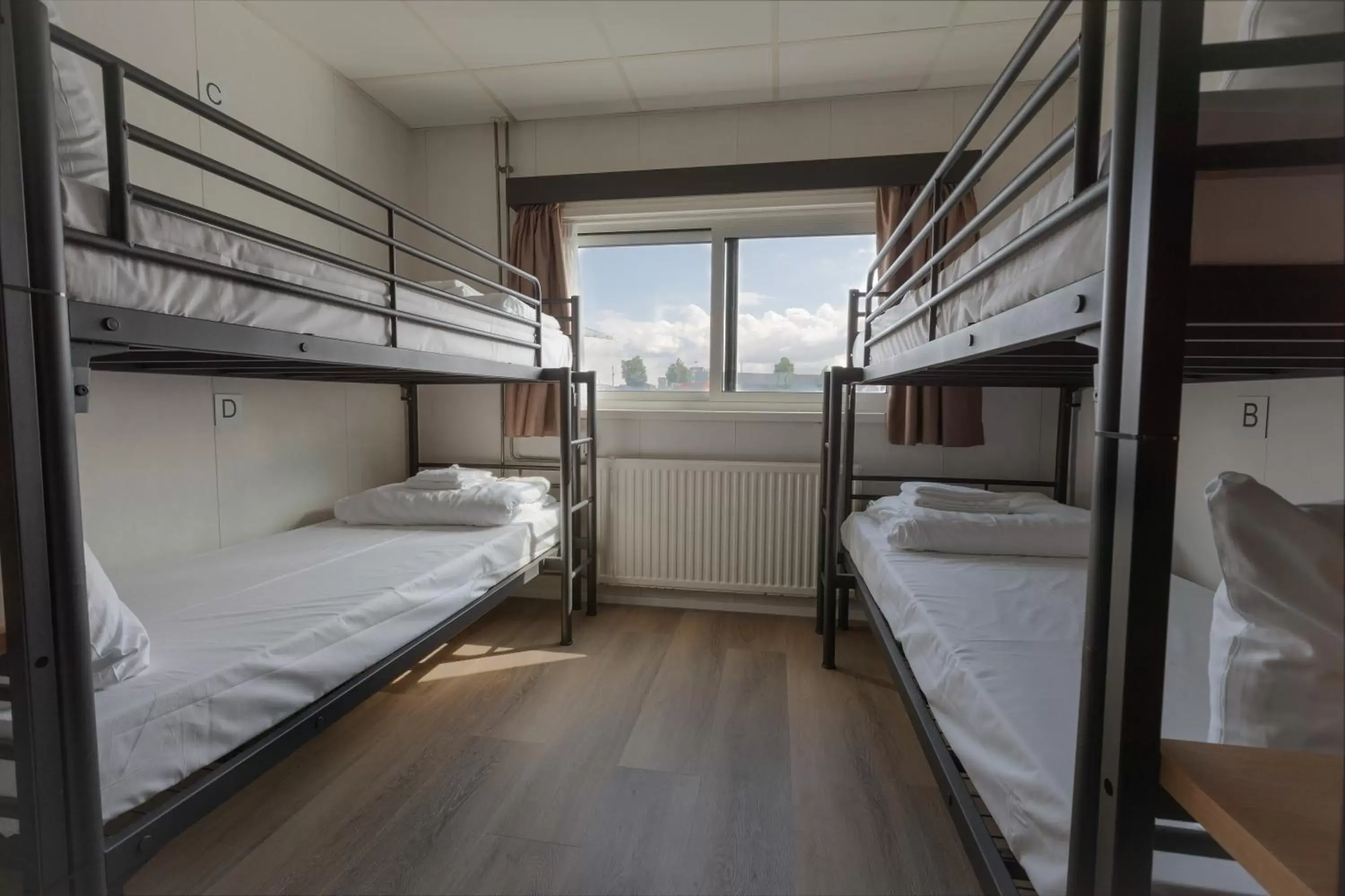 Bed in 4-Bed Mixed Dormitory Room in Botel