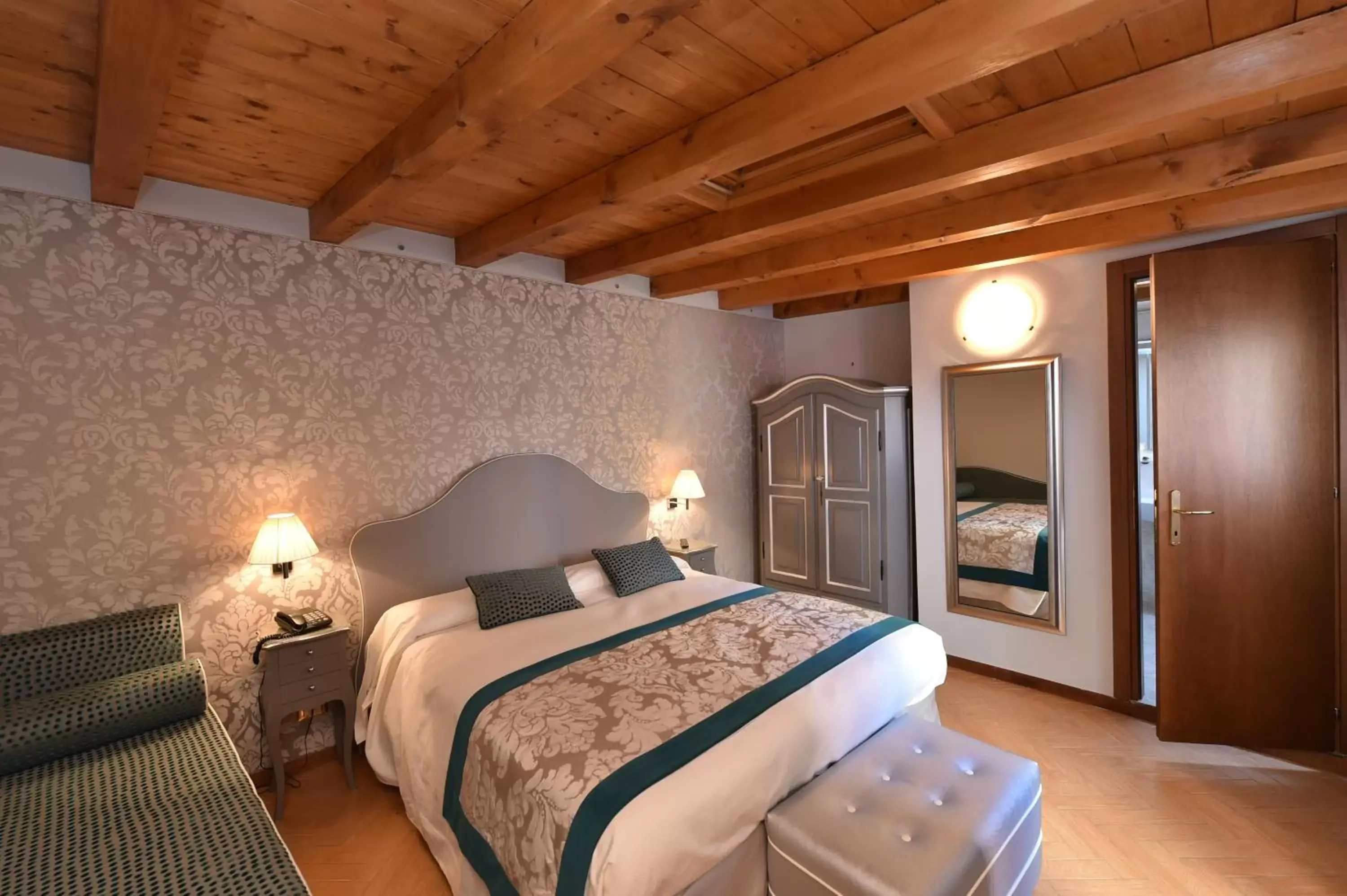 Photo of the whole room, Bed in Hotel Villa Rosa Photo of the whole room, Bed in Hotel Villa Rosa