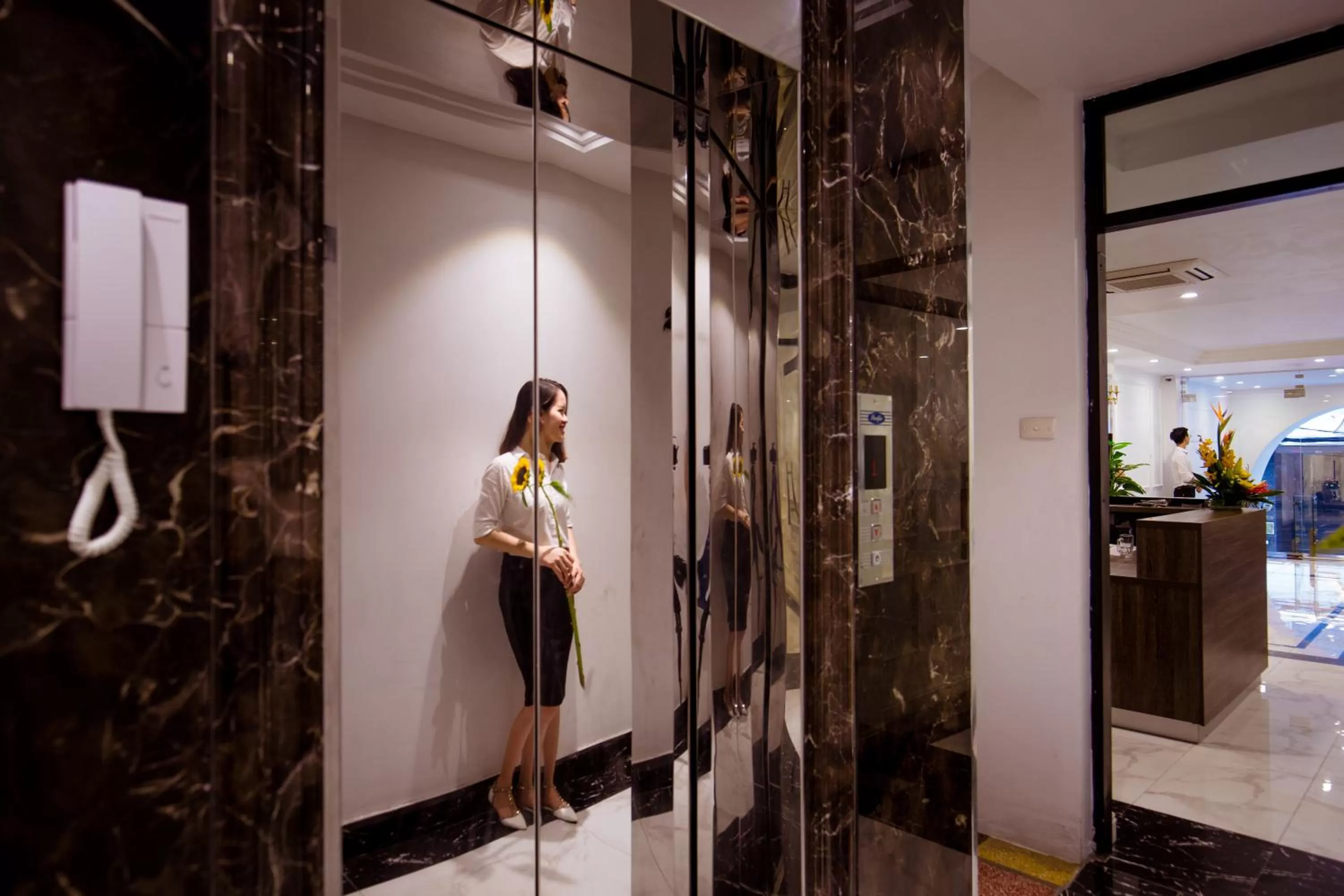 elevator in My Linh Hotel