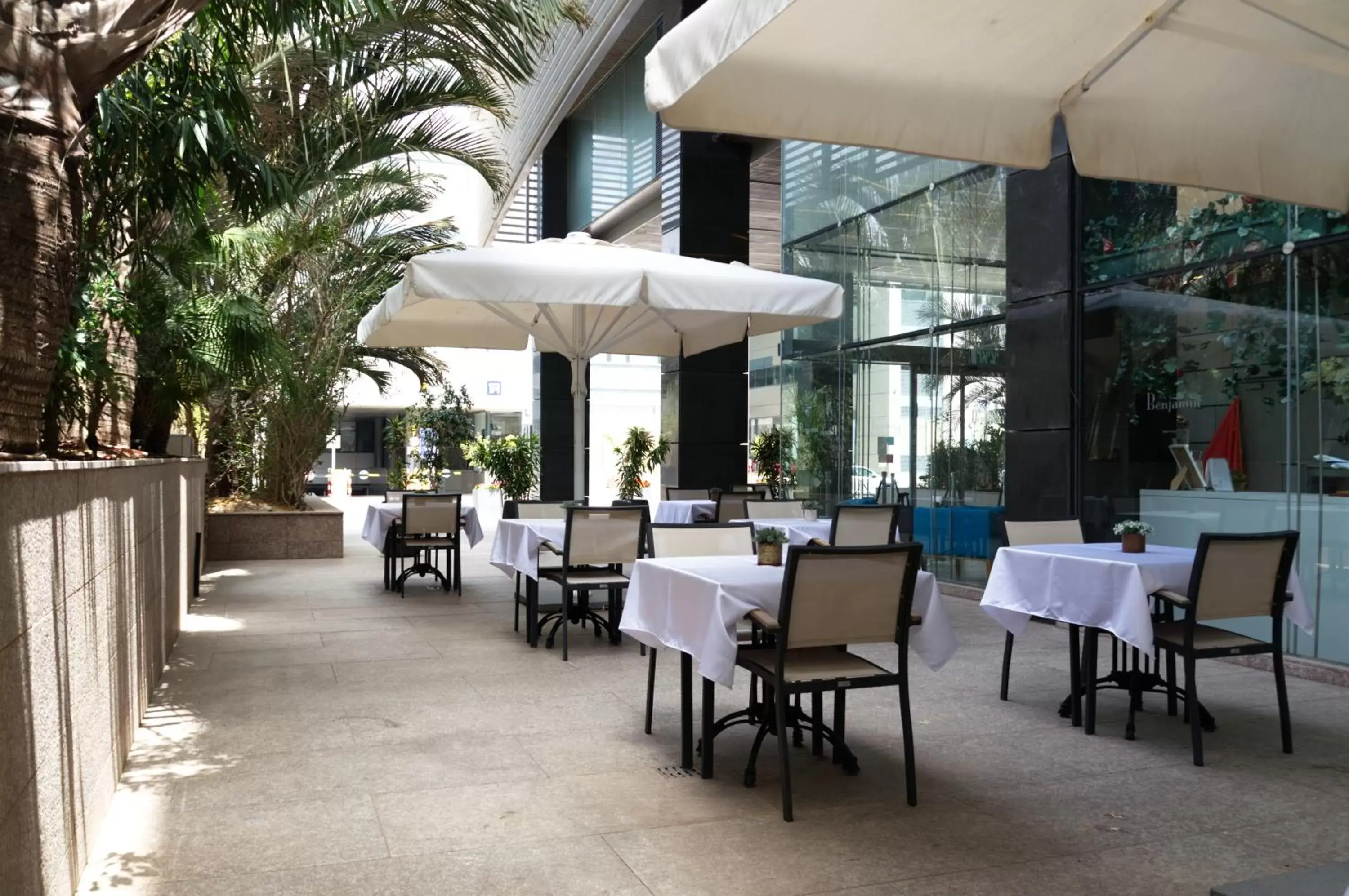 Patio, Restaurant/Places to Eat in Benjamin Business Hotel