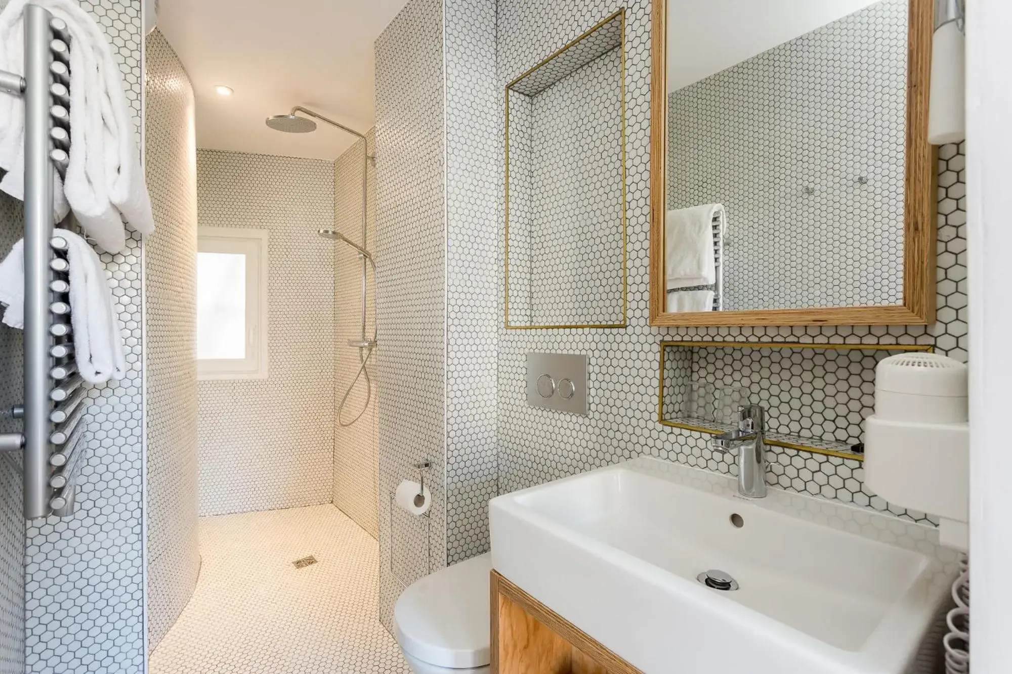 Shower, Bathroom in Hotel Montholon