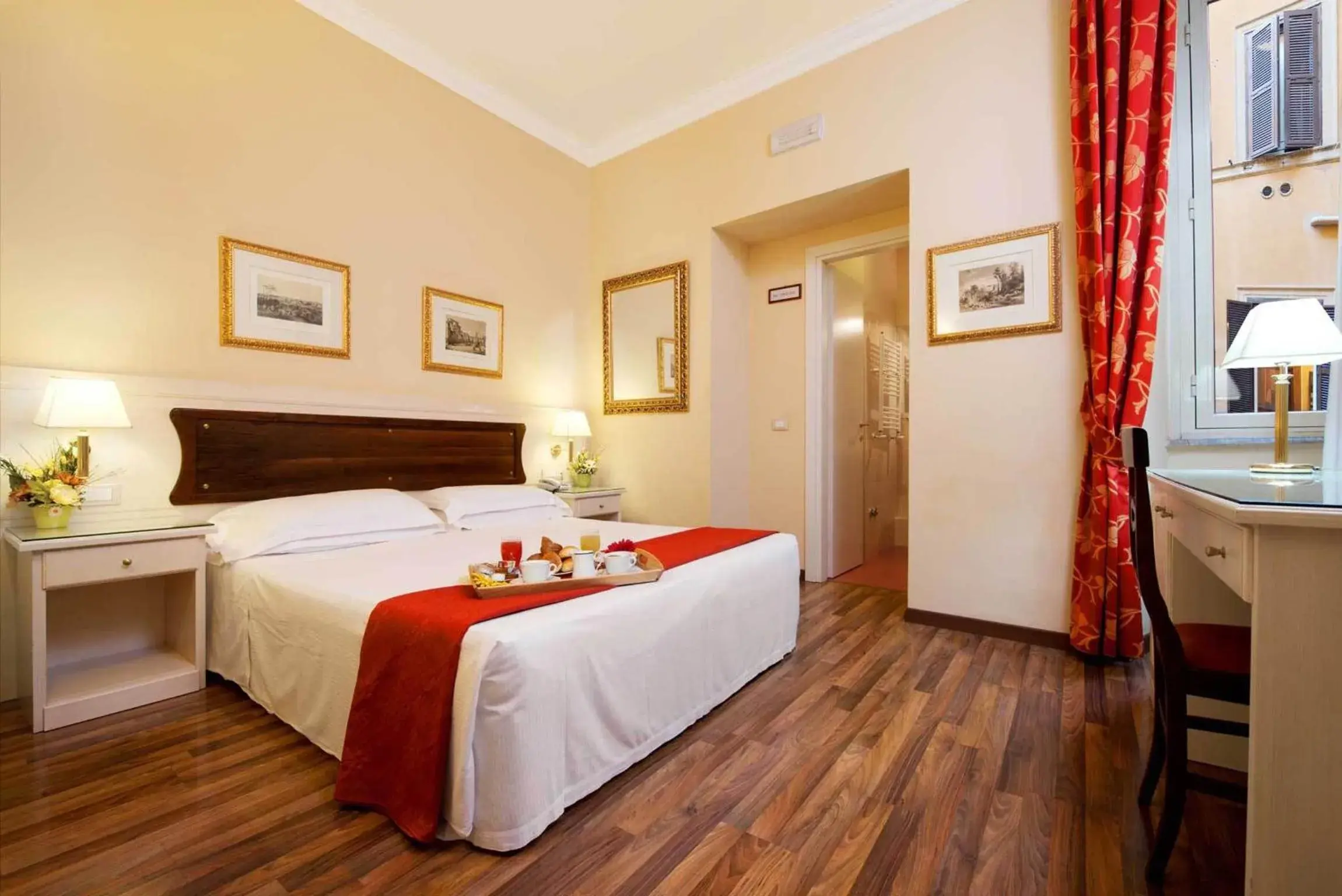 Photo of the whole room, Bed in Residenza Domiziano