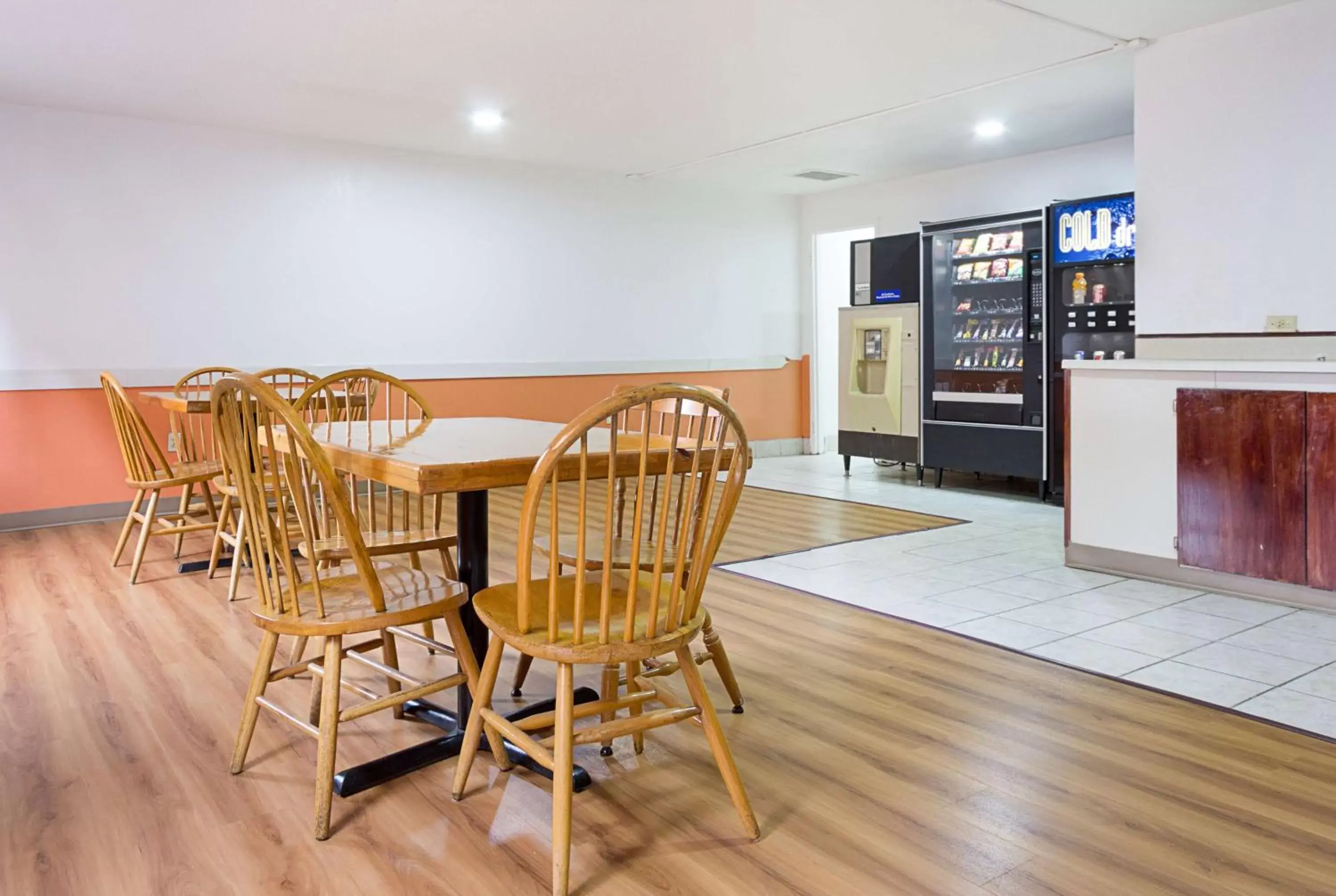 Lobby or reception, Lounge/Bar in Motel 6-Sidney, OH