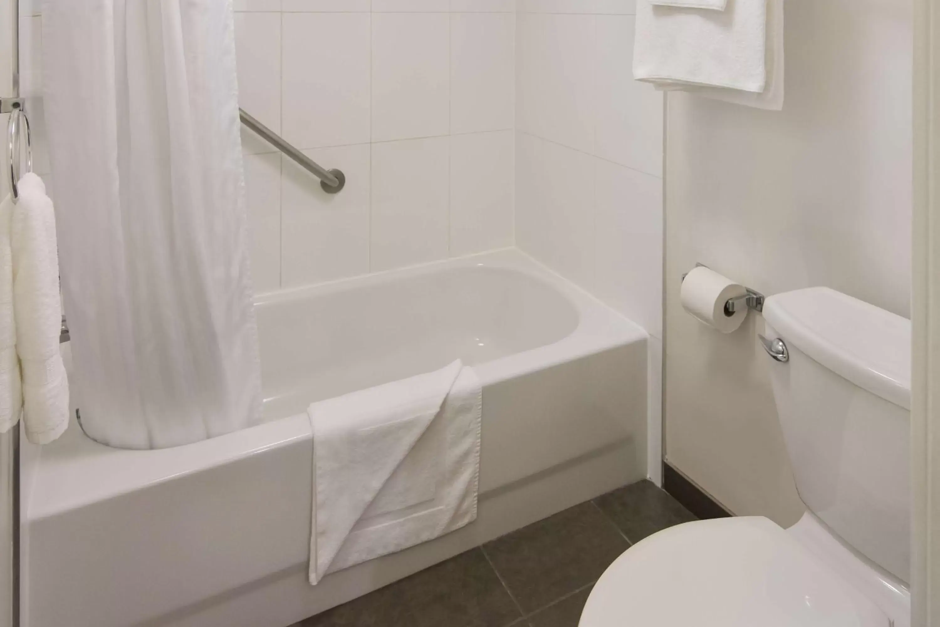 Bathroom in SureStay Hotel by Best Western North Vancouver Capilano