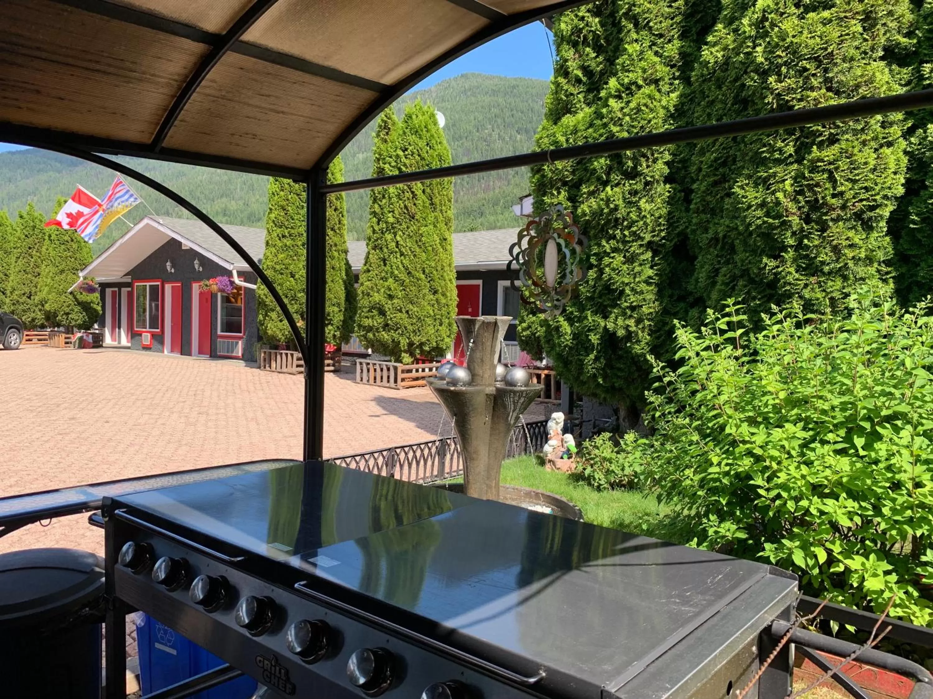 Balcony/Terrace in Arrow Lake Motel