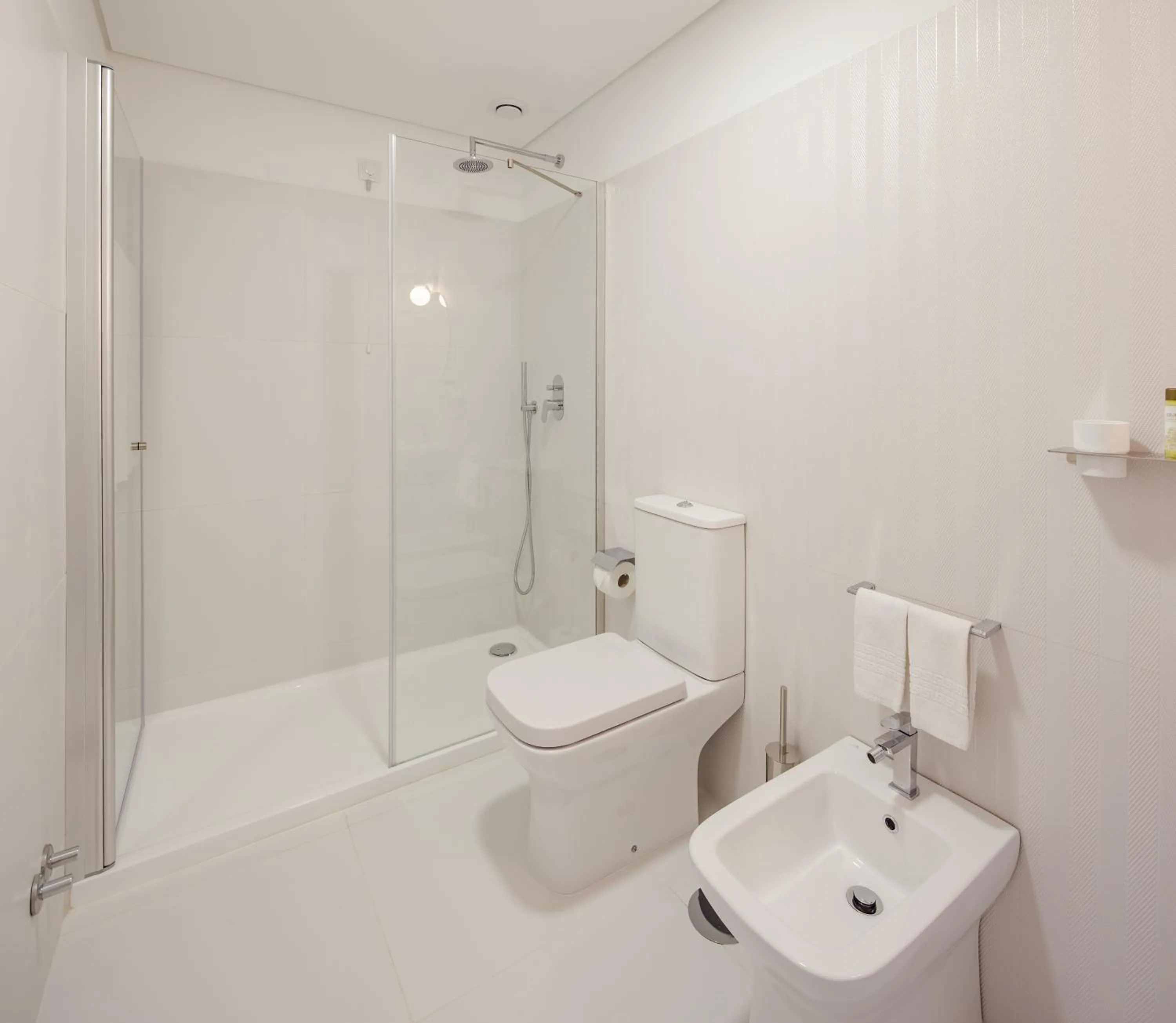 Shower in The Rex Hotel Porto