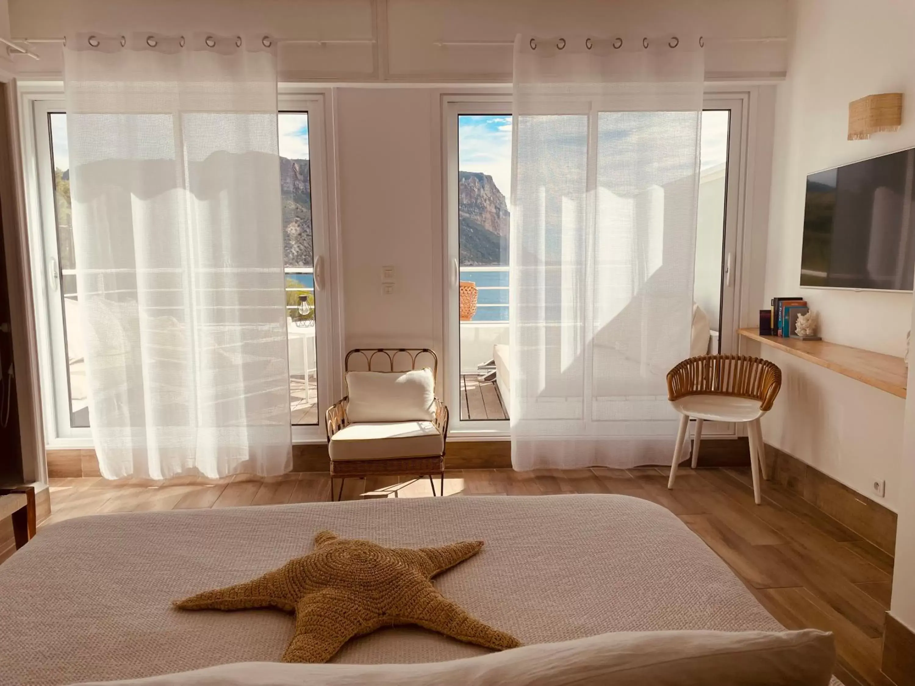 Photo of the whole room, Seating Area in Hotel de La Plage - Mahogany