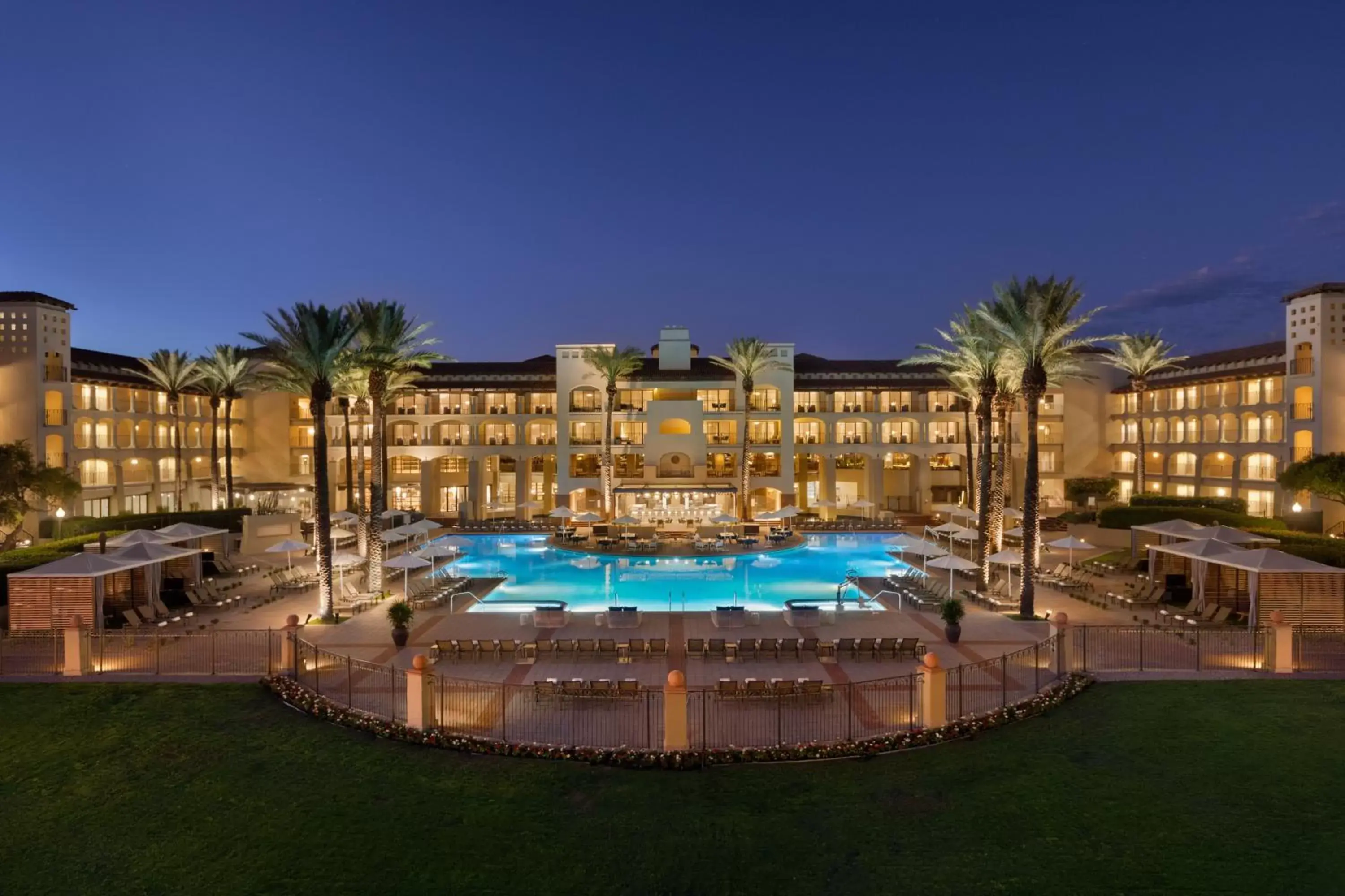 Swimming Pool in Fairmont Scottsdale Princess