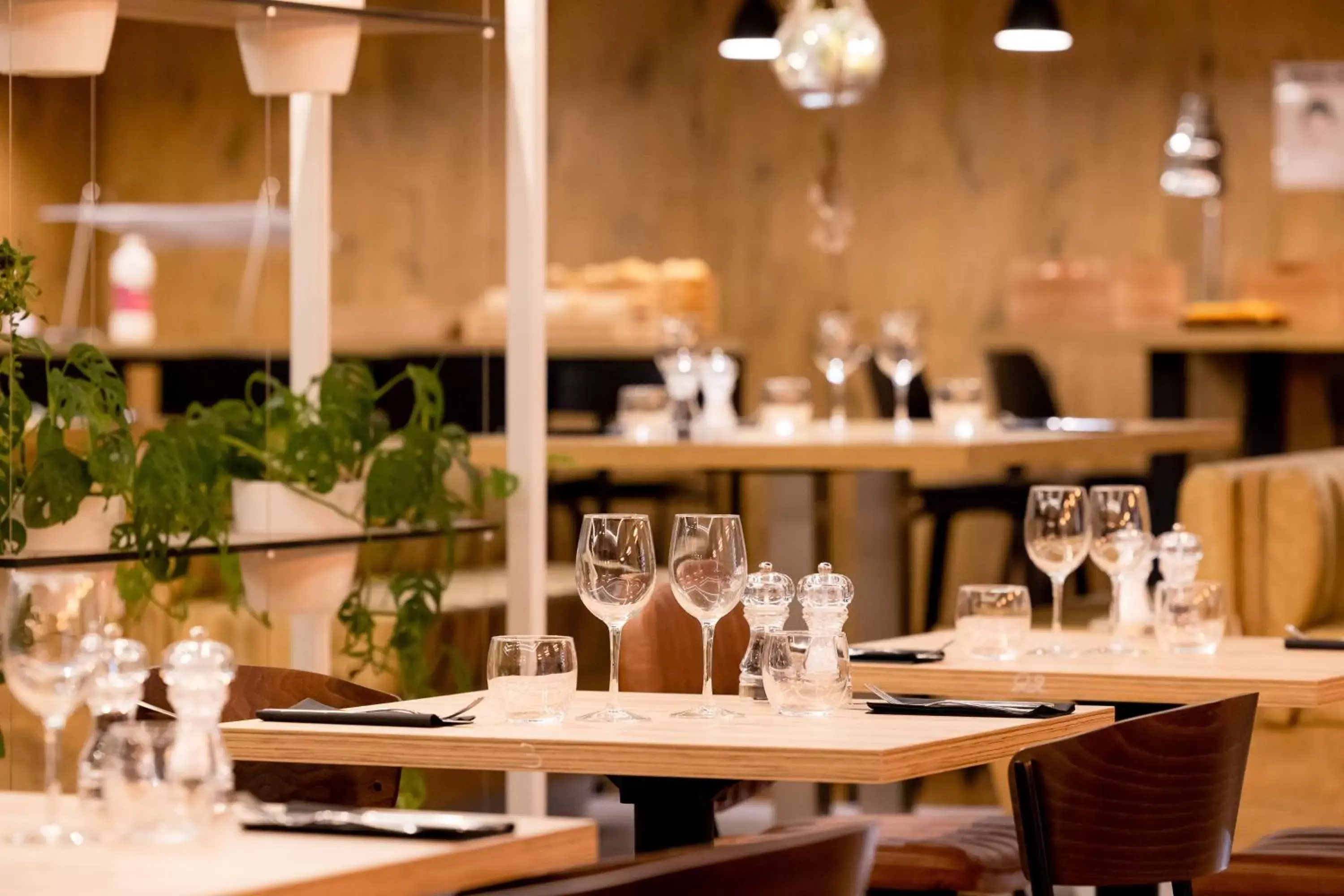 Restaurant/Places to Eat in ibis Bordeaux Centre Meriadeck