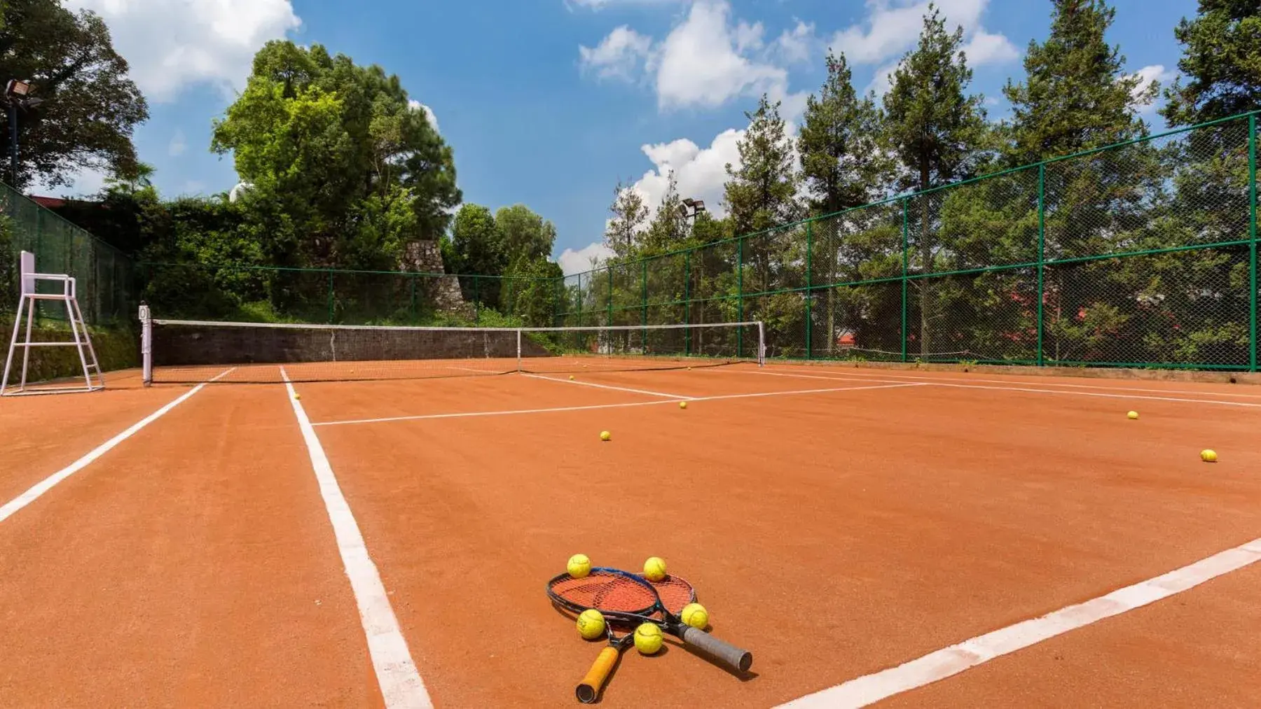 Day, Tennis/Squash in Hotel Himalaya