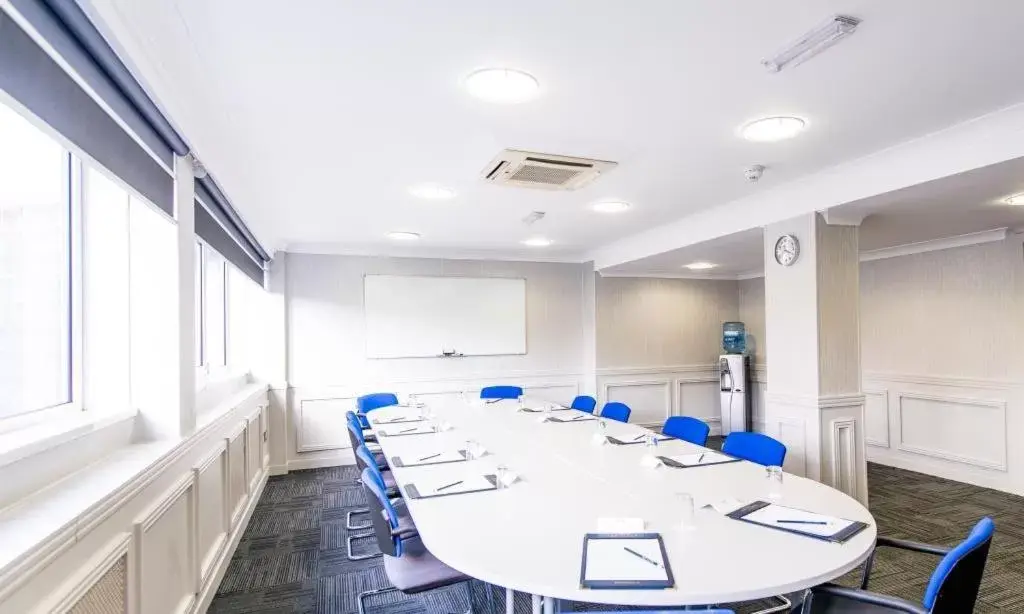 Meeting/conference room in The Liner at Liverpool