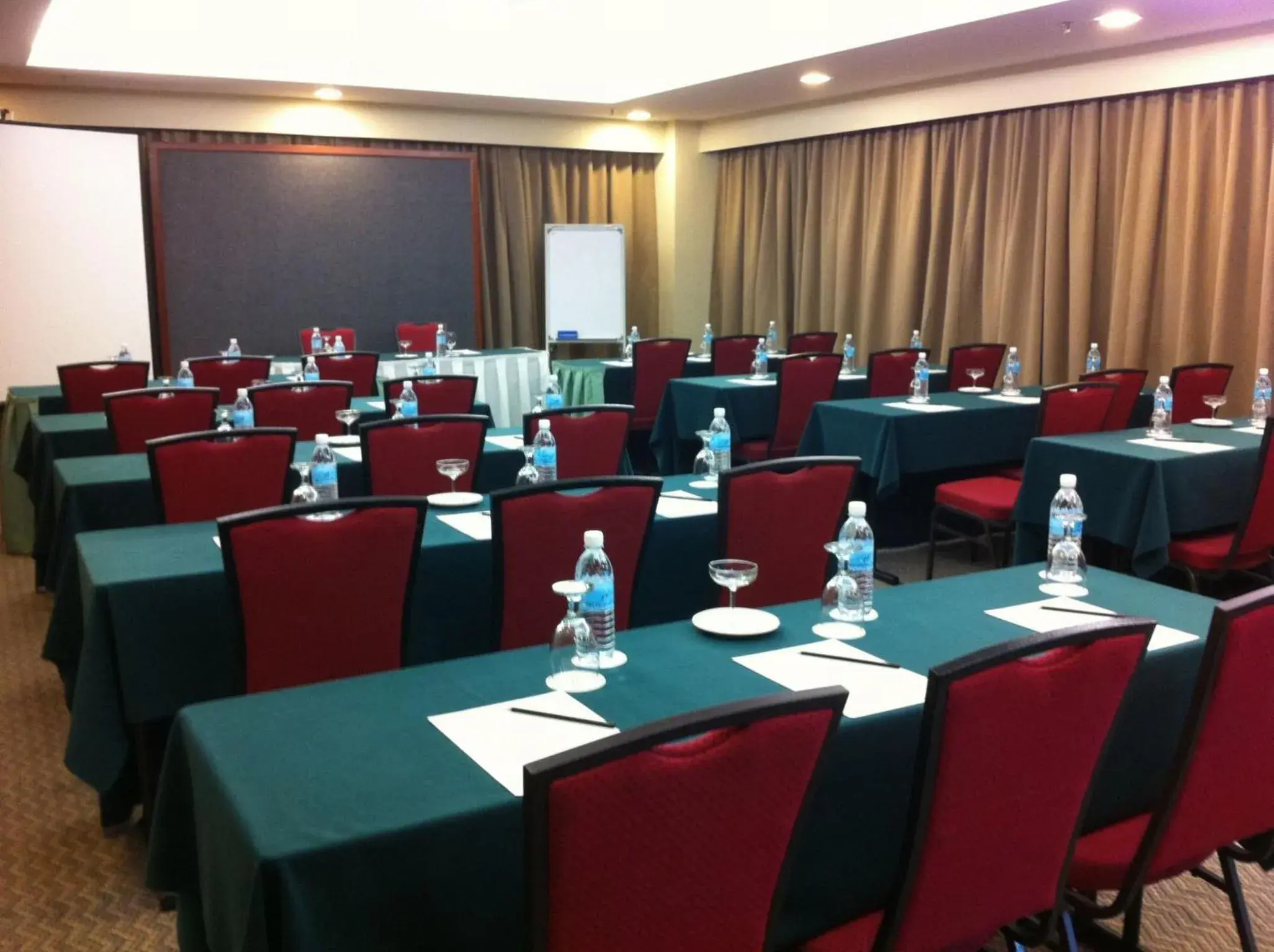 Banquet/Function facilities, Business Area/Conference Room in The Pavilion Hotel