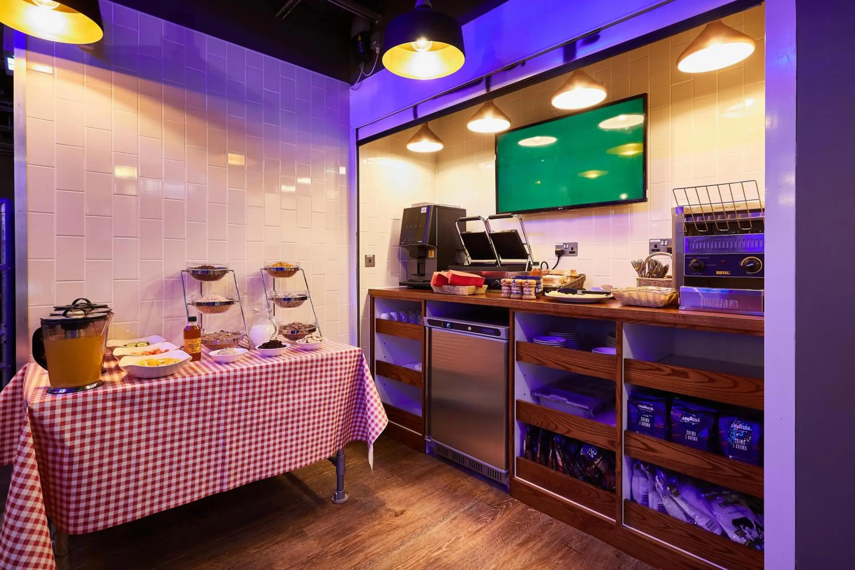 Continental breakfast in St Christopher's Inn Edinburgh - Original Continental breakfast in St Christopher's Inn Edinburgh - Original