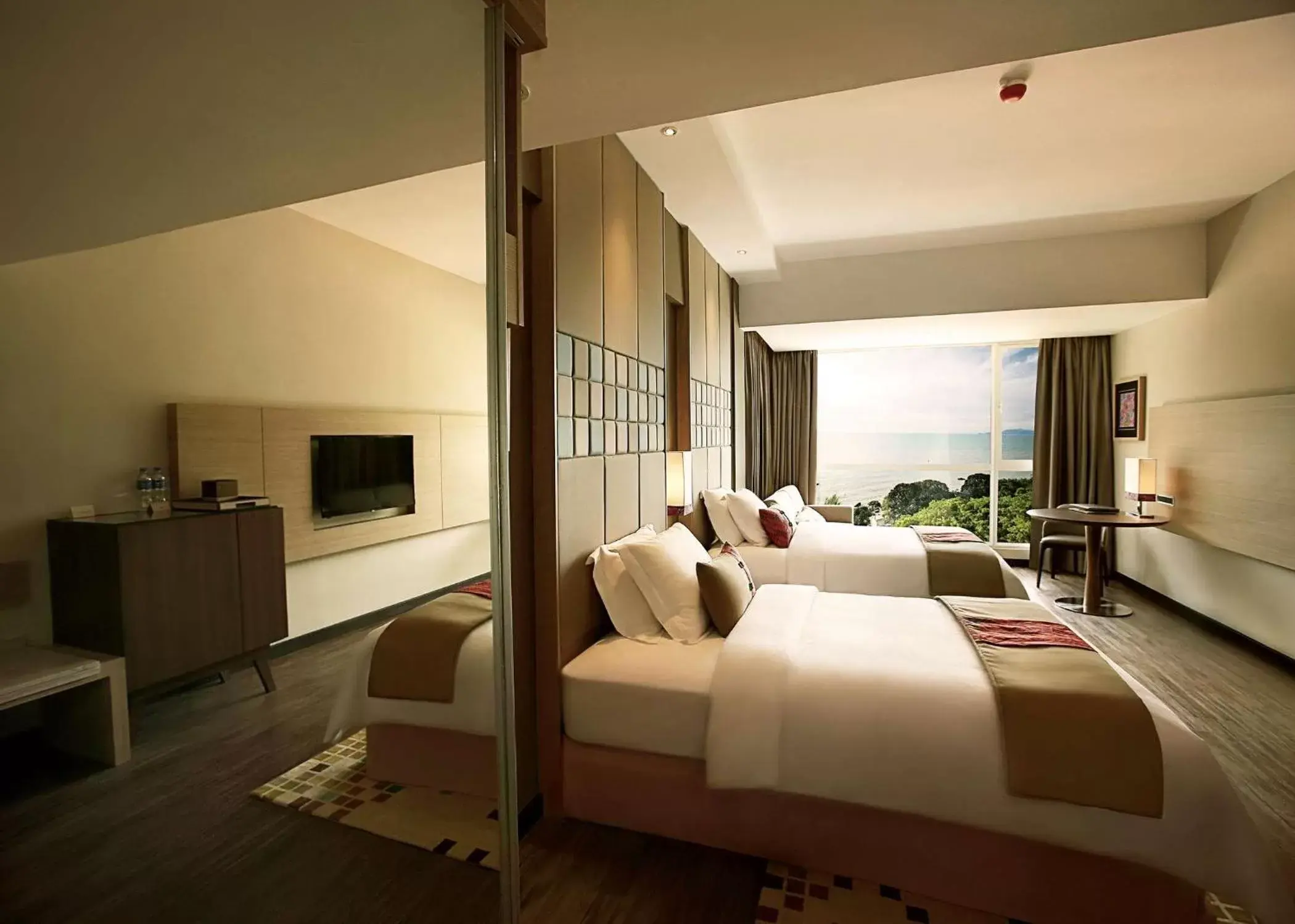 Bed in DoubleTree Resort by Hilton Hotel Penang