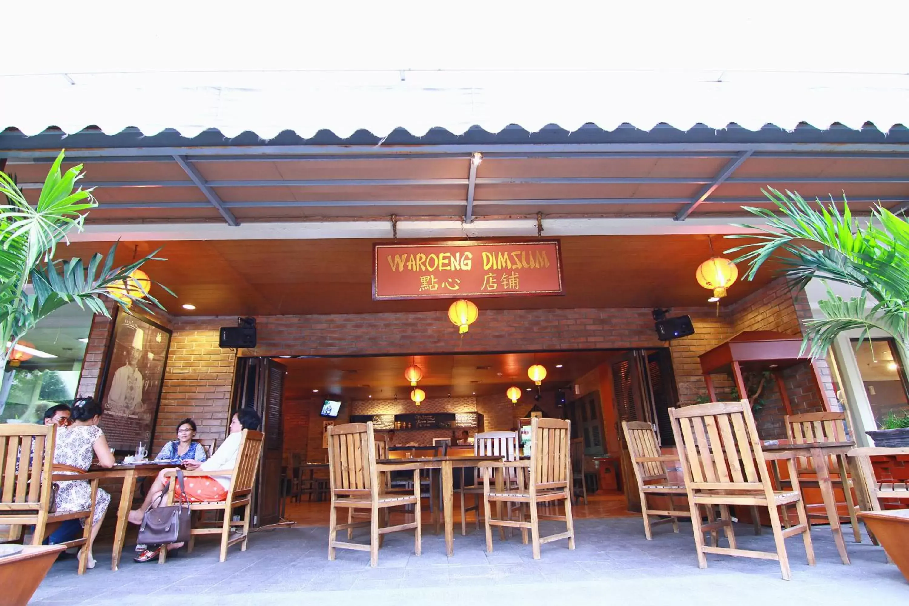 Restaurant/places to eat in Grand Arkenso Park View Restaurant/places to eat in Grand Arkenso Park View